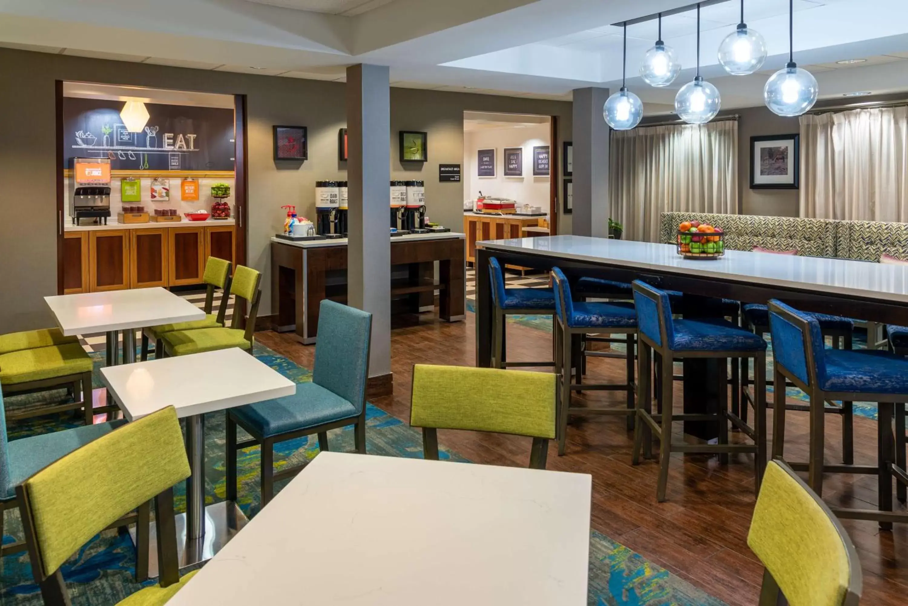 Lobby or reception, Restaurant/Places to Eat in Hampton Inn Kansas City-Lee's Summit