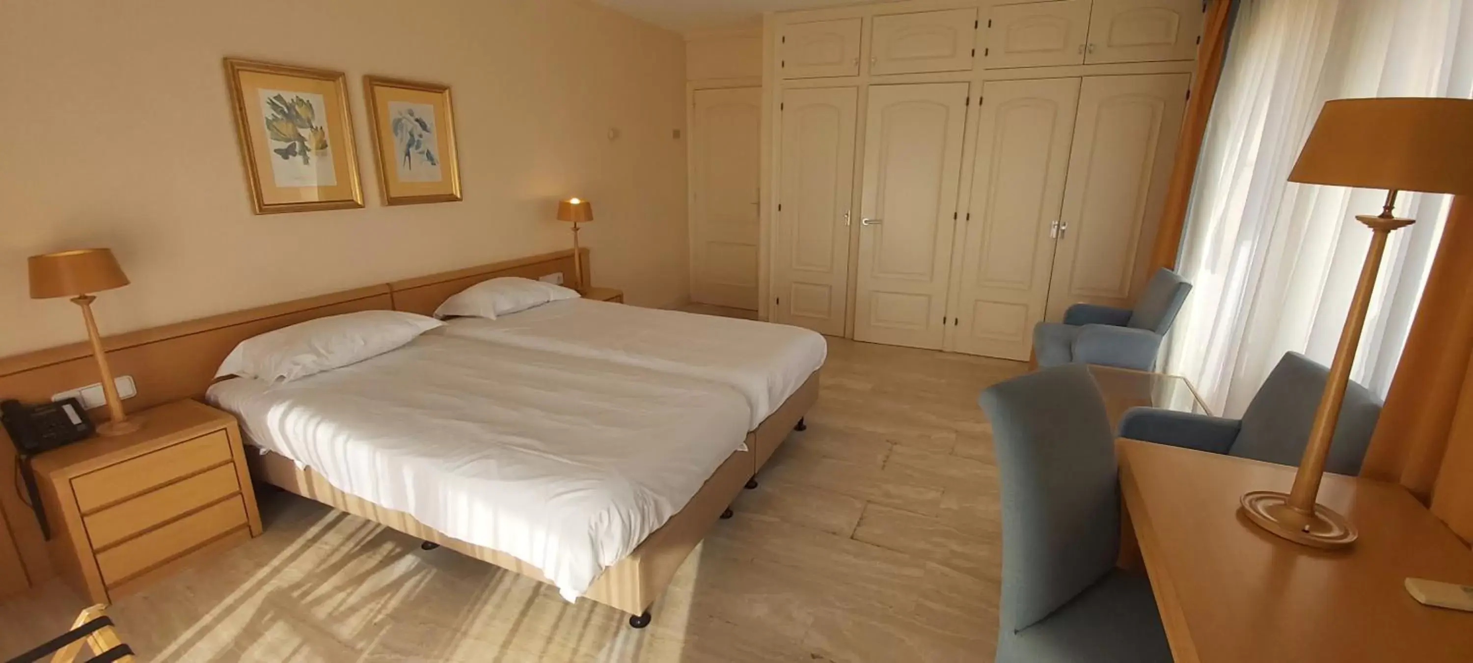 Bedroom, Bed in Van der Valk Hotel Barcarola