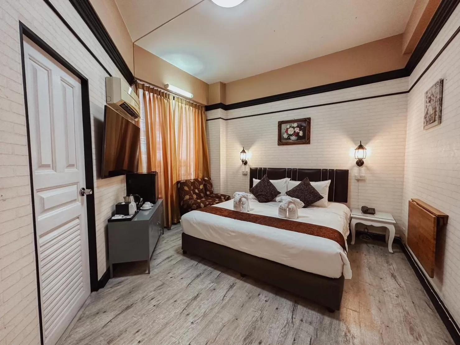 Bed in Hotel De Khuvieng