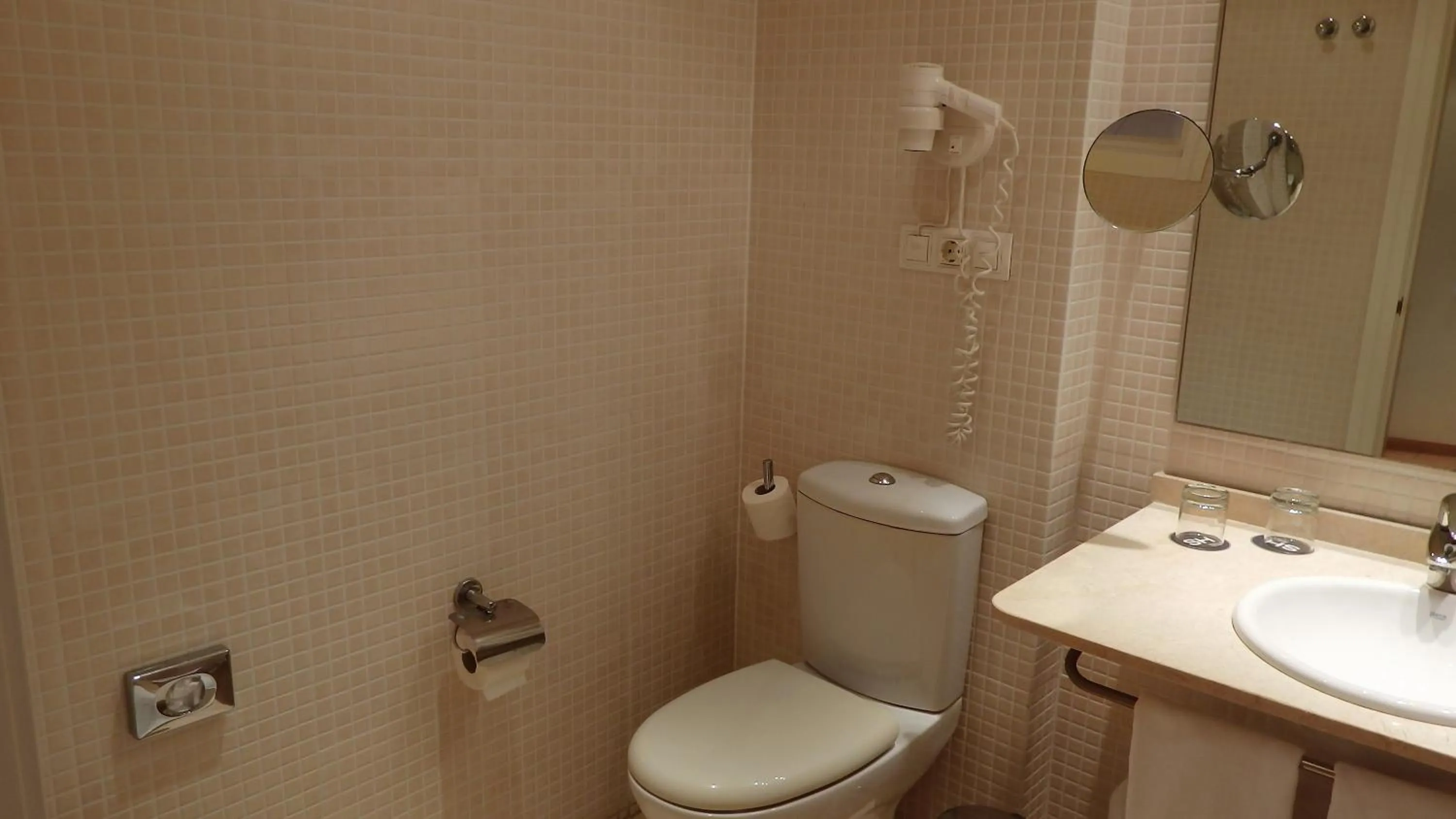 Bathroom in Flag Hotel Valencia