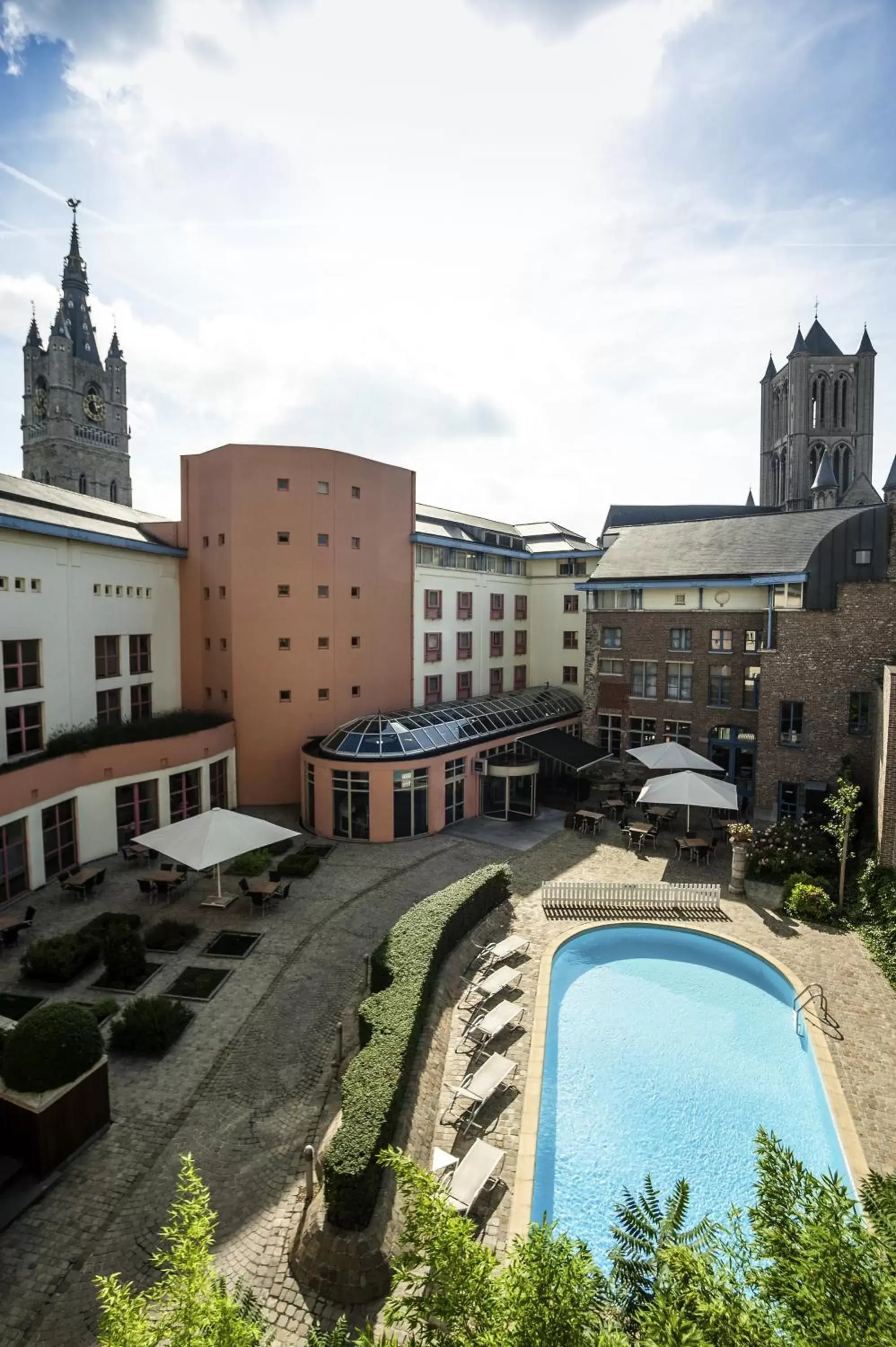 Facade/entrance, Pool View in Novotel Gent Centrum