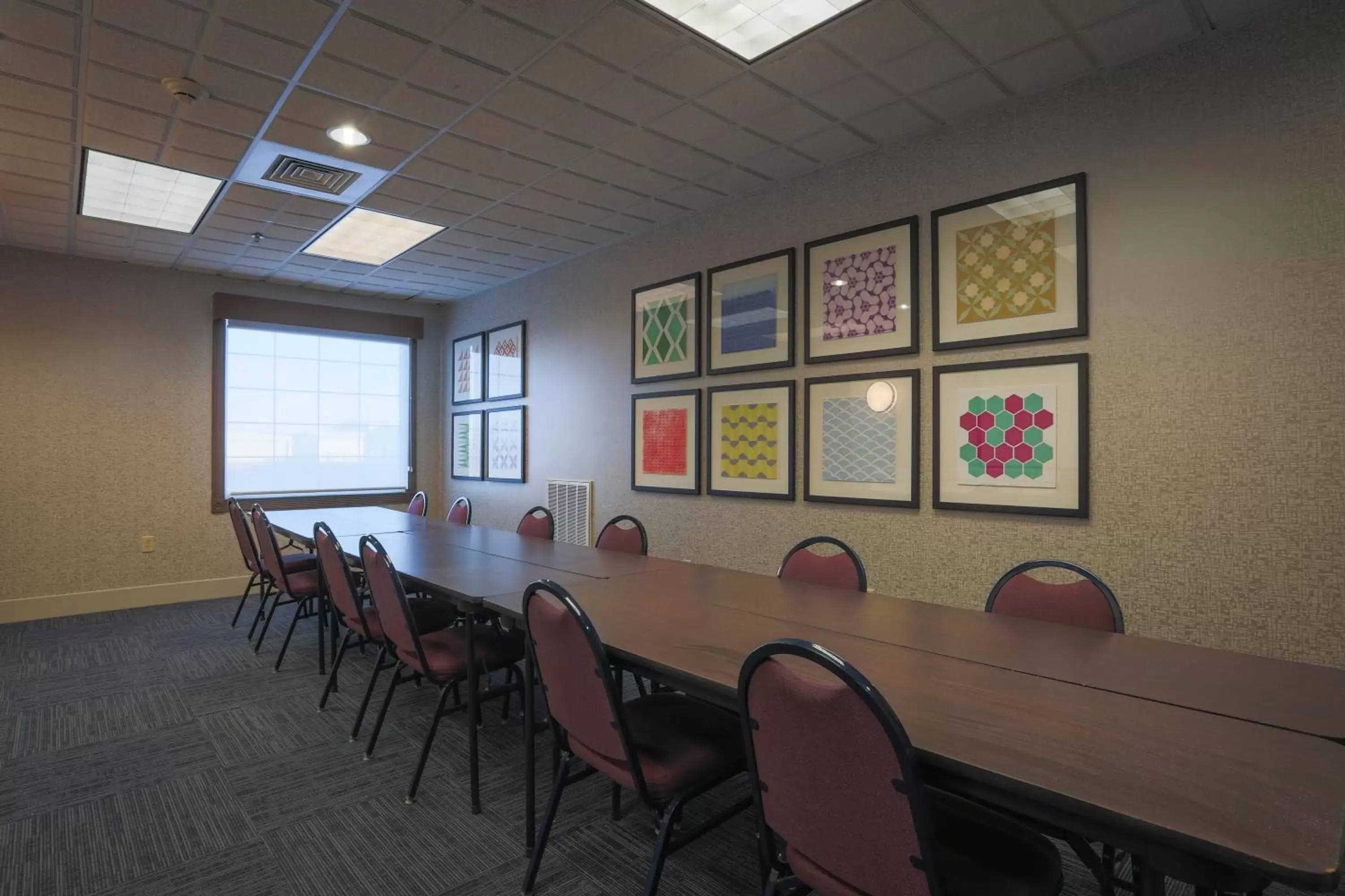 Meeting/conference room in Holiday Inn Express Hotel & Suites Reading, an IHG Hotel