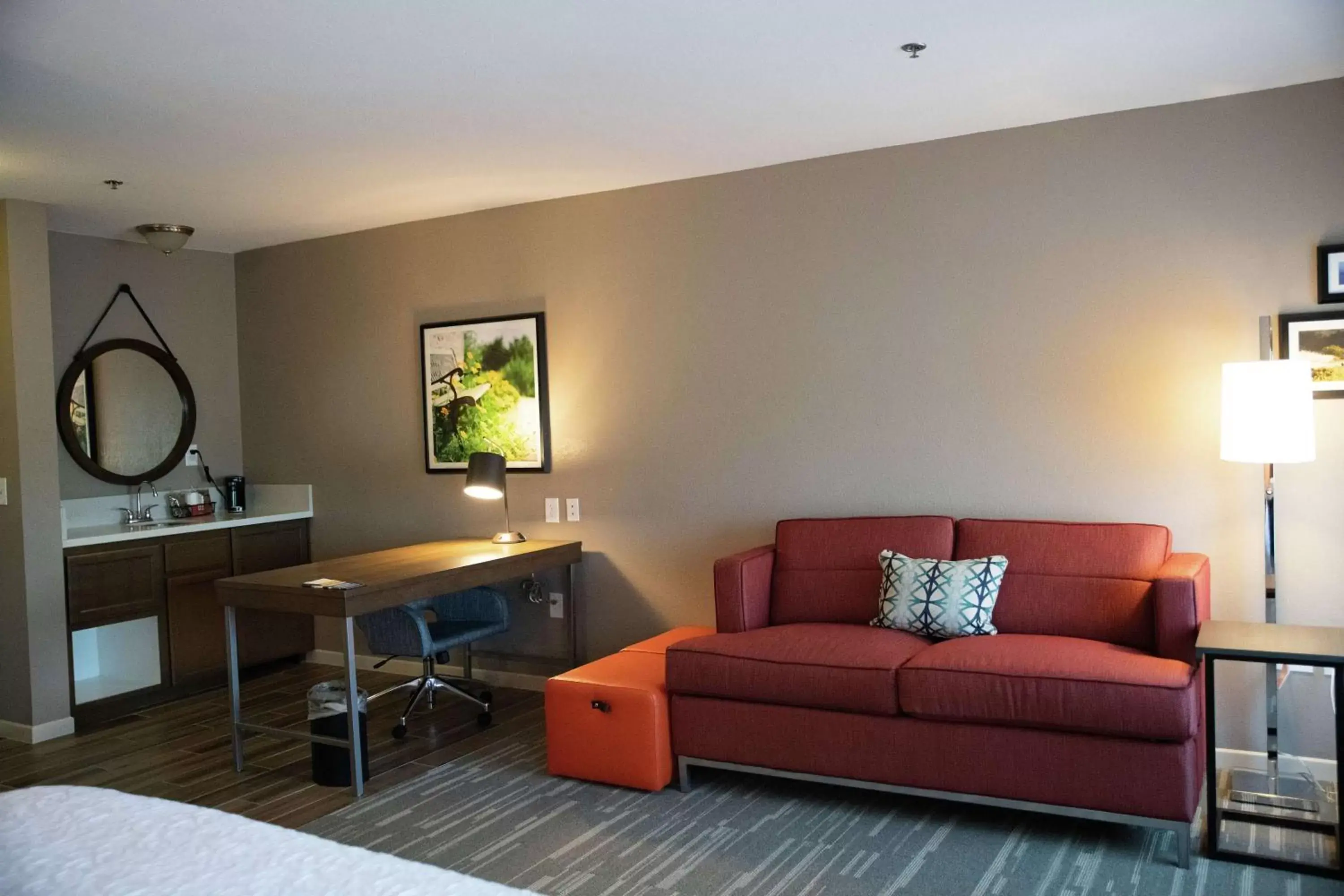 Bedroom, Seating Area in Hampton Inn & Suites Fresno