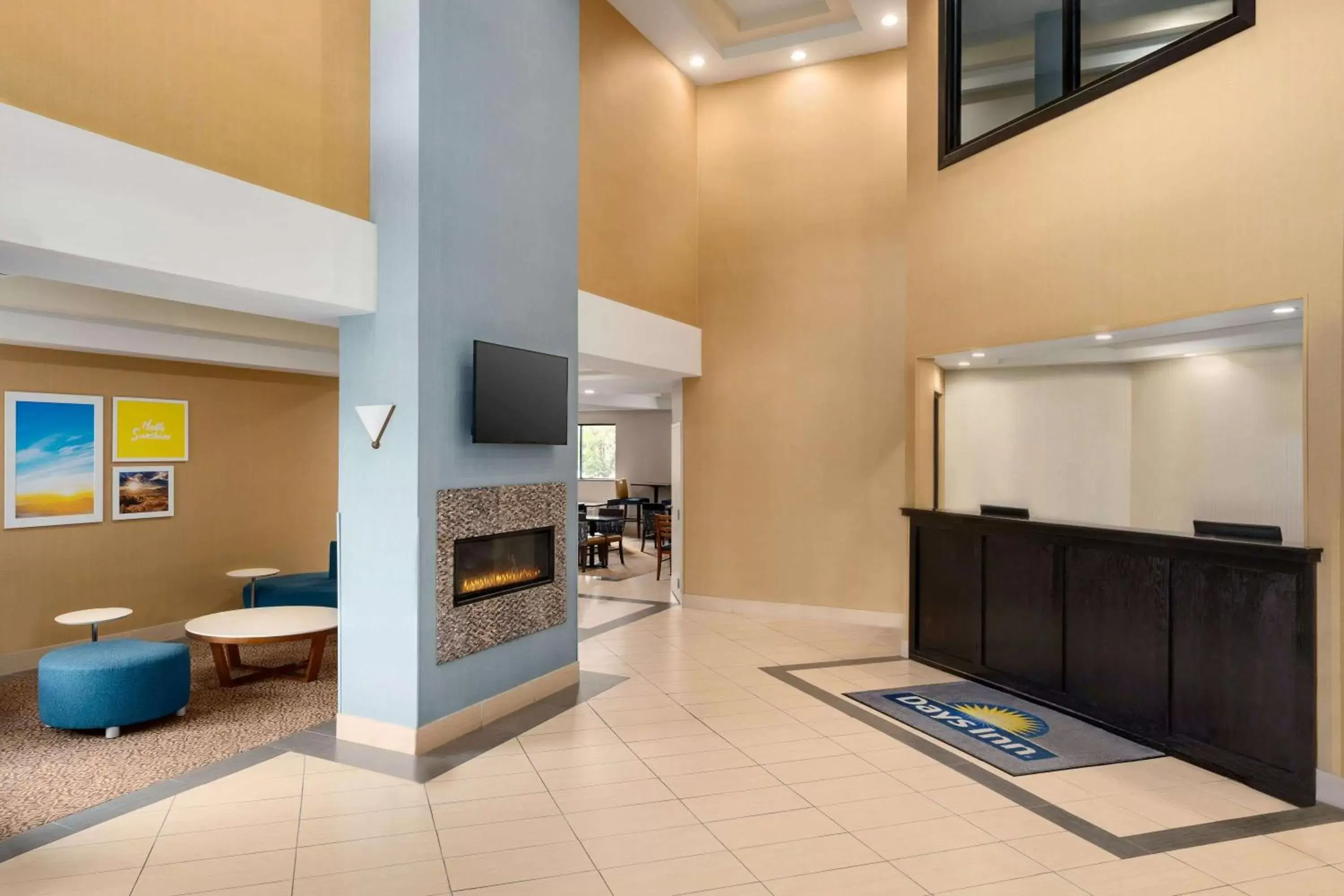 Lobby or reception, TV/Entertainment Center in Days Inn by Wyndham Tamworth