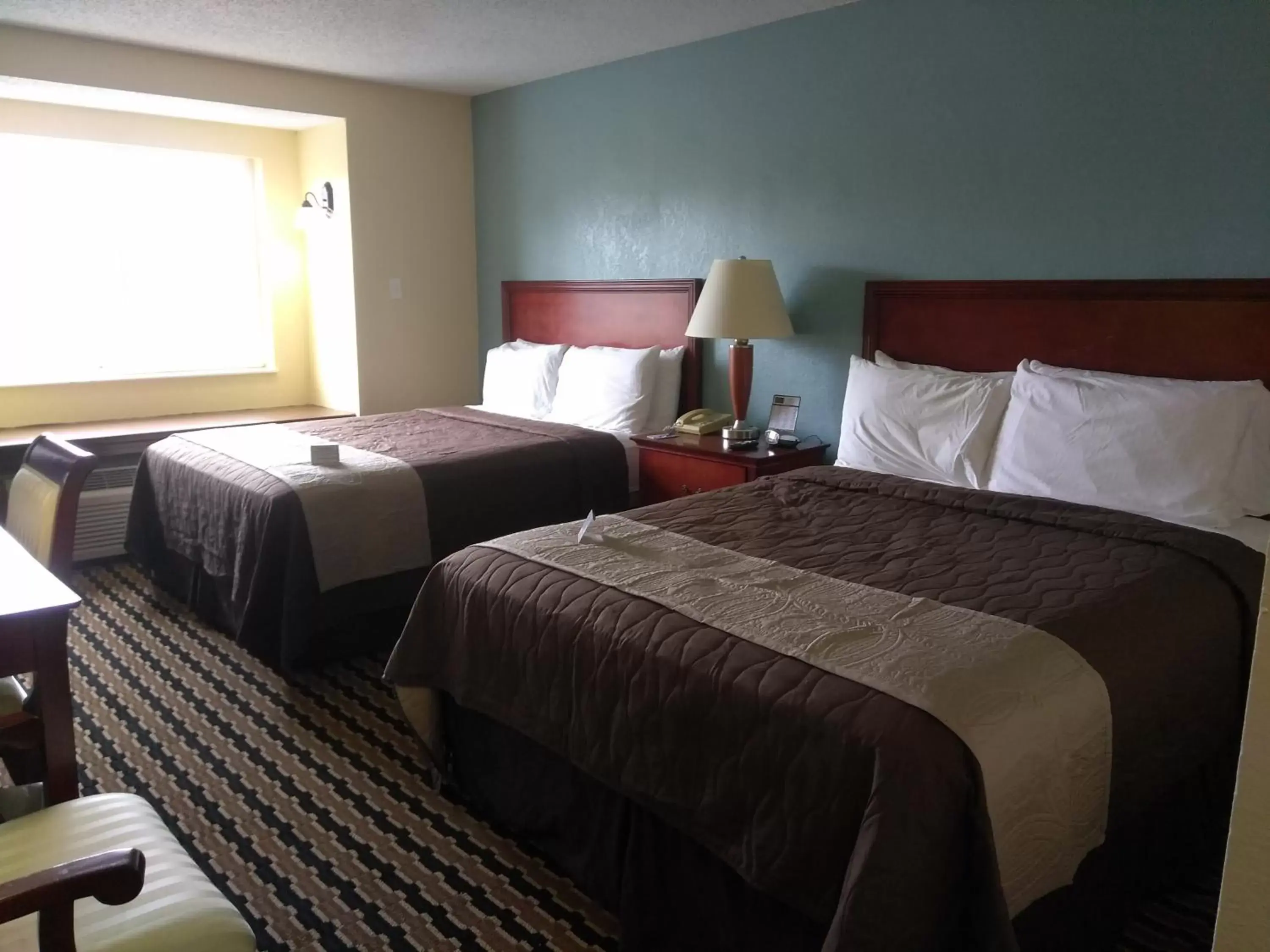 Bed in Expo Inn