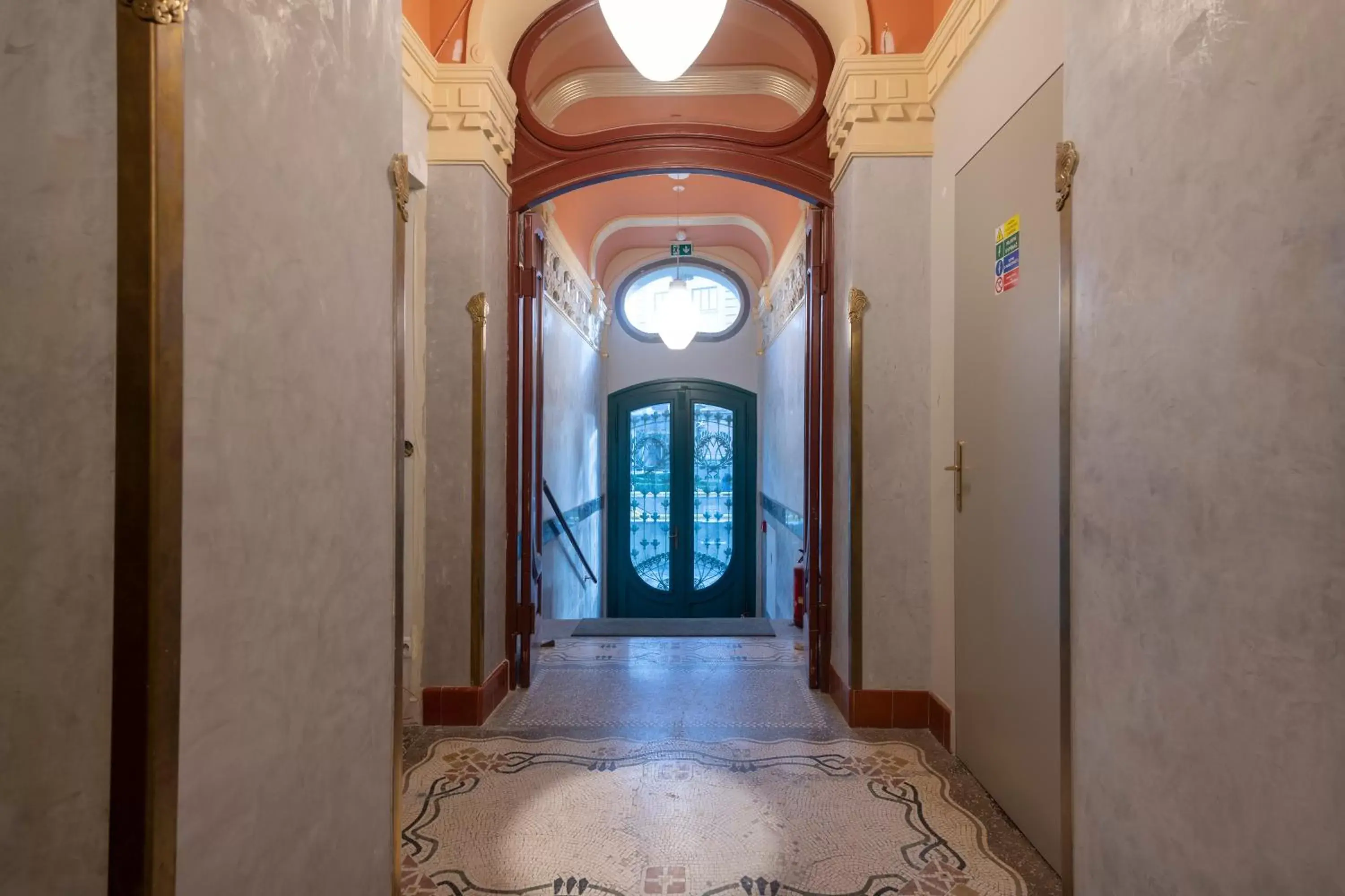 Property building in Mottl House by Adrez Property building in Mottl House by Adrez