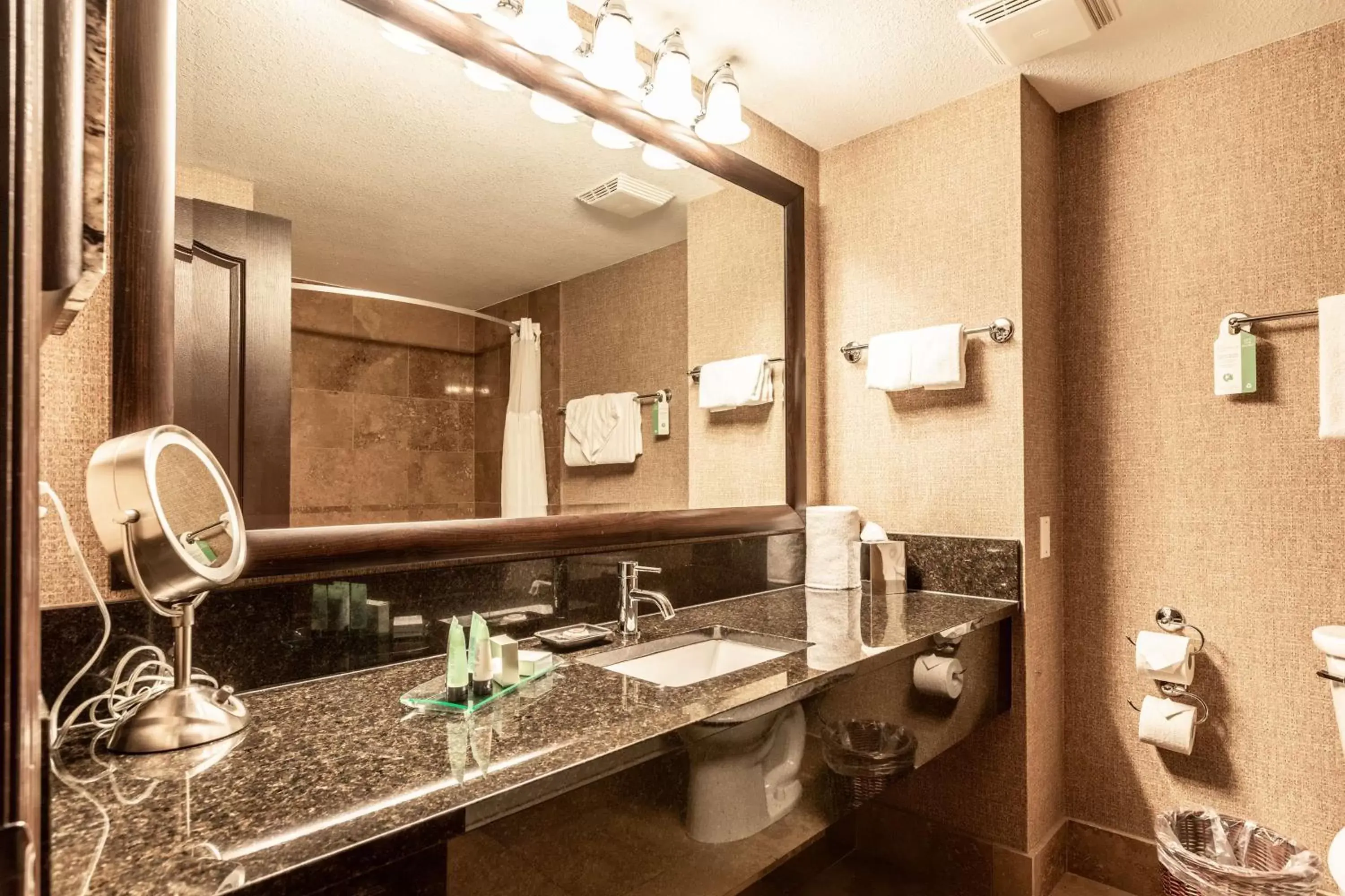 Bathroom in Prestige Lakeside Resort, WorldHotels Elite