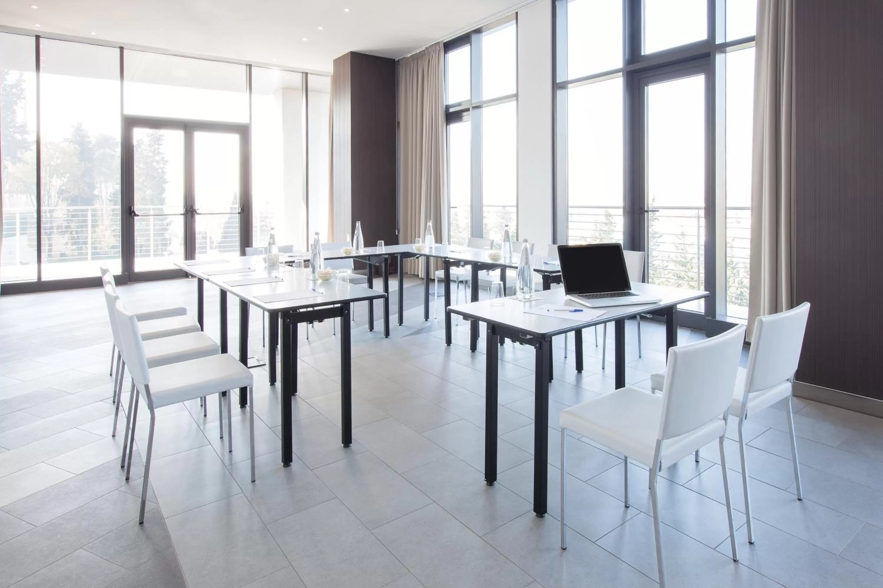 Business facilities in Ibis Styles Roma Eur