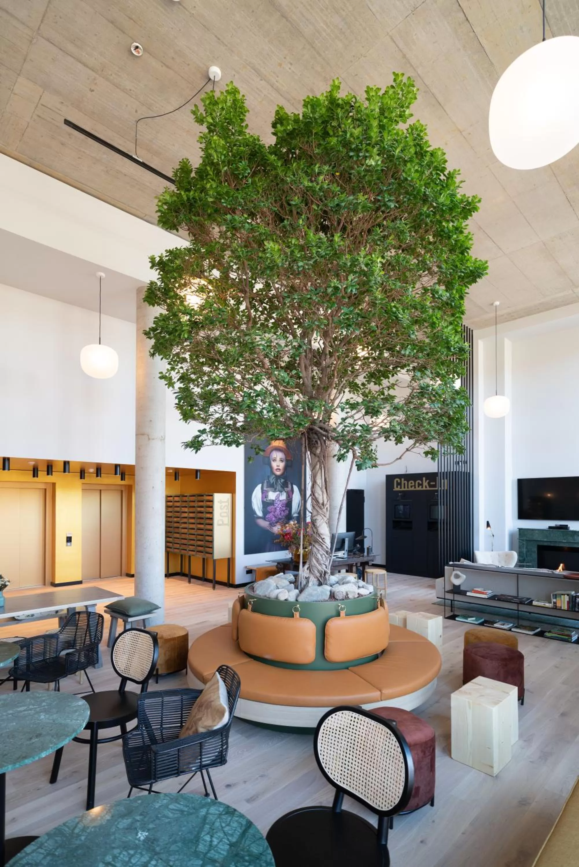 Communal lounge/ TV room in Black F Tower - Serviced Apartments