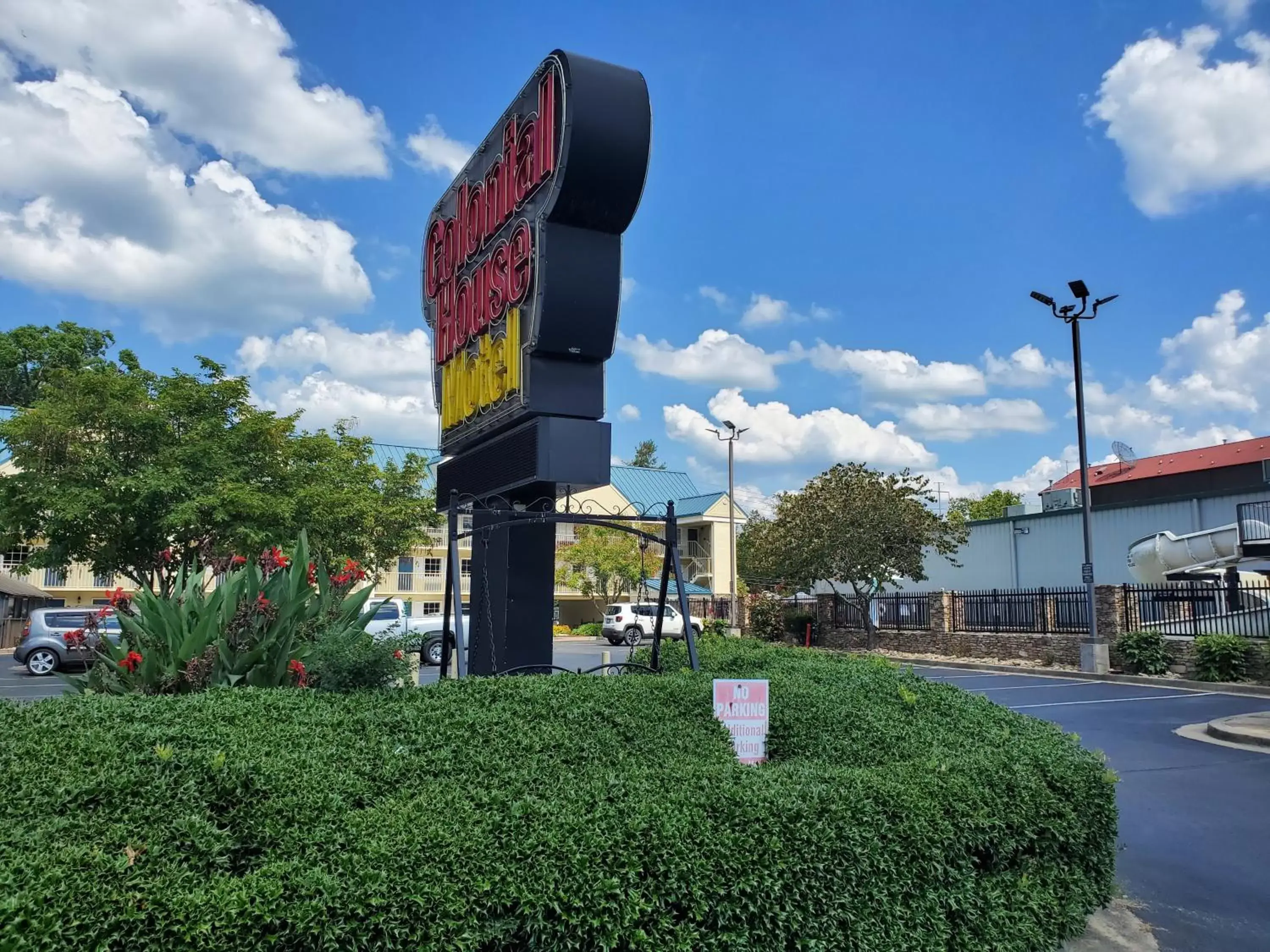 Property Building in Colonial House Motel