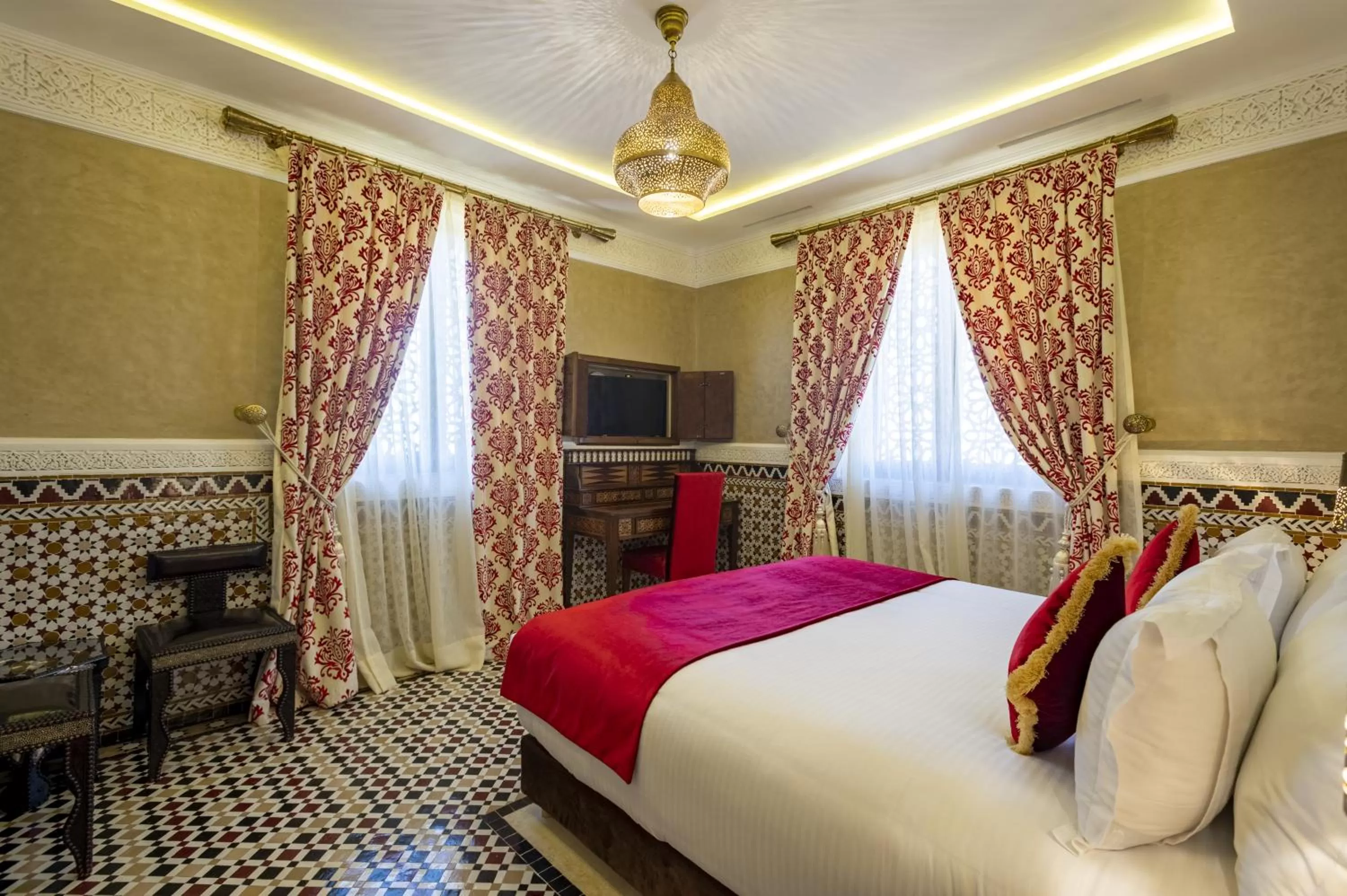 Bed in Maria Towers , Palais Table d'hôtes & SPA