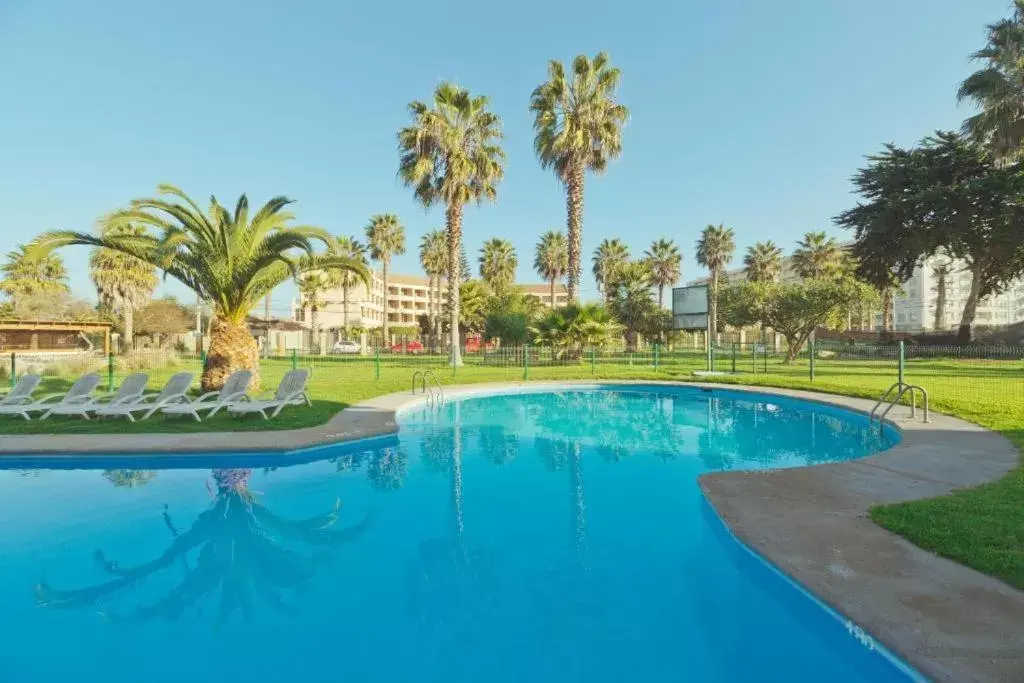 Swimming Pool in Hotel Palmas de La Serena