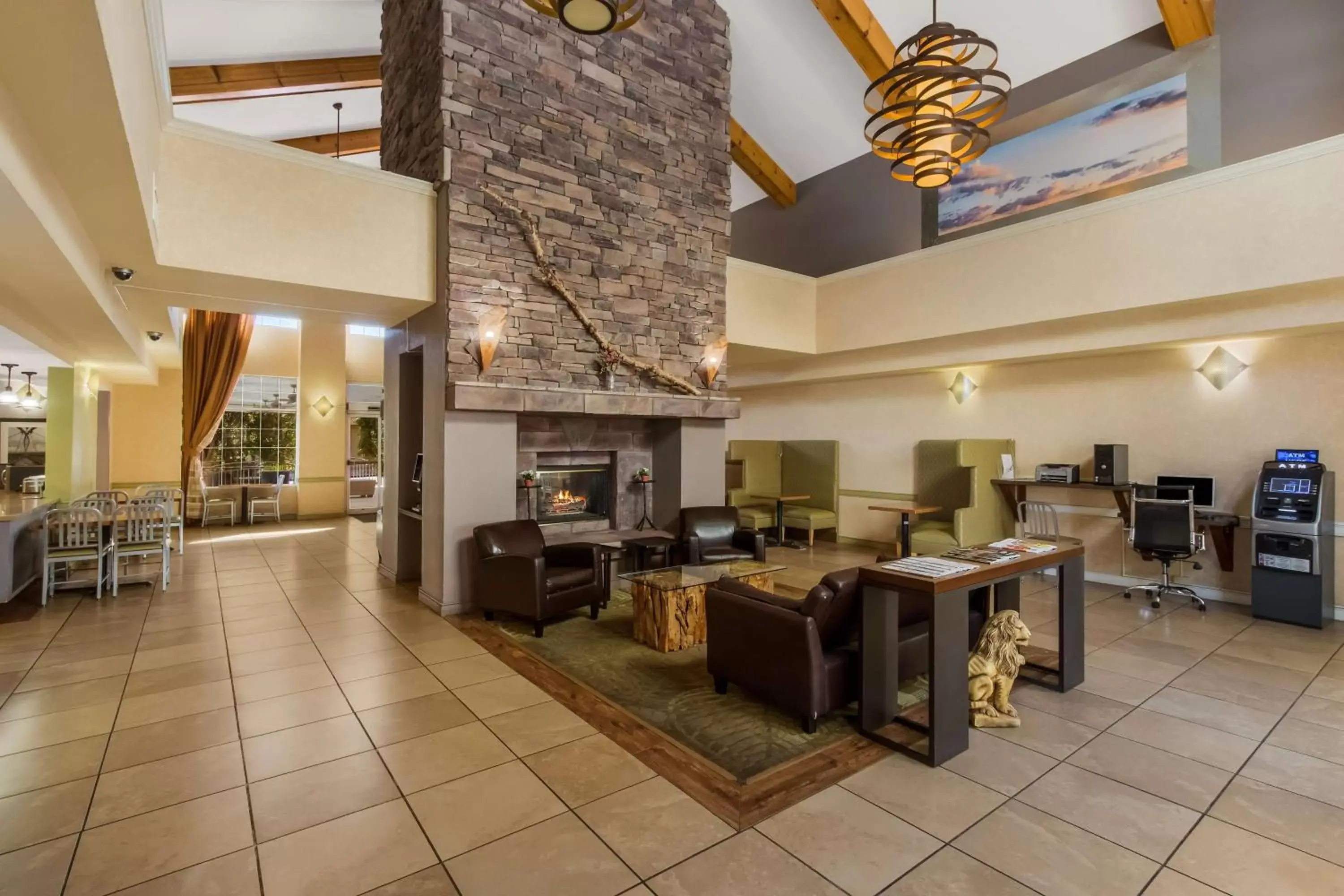 Lobby or reception, Restaurant/Places to Eat in SureStay Plus Hotel by Best Western Tempe University