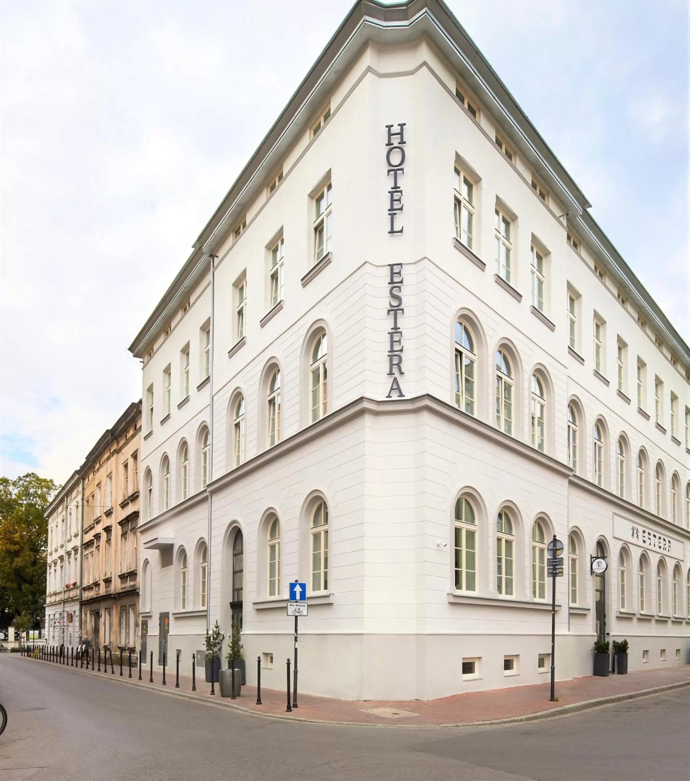 Facade/entrance, Property Building in Hotel Estera