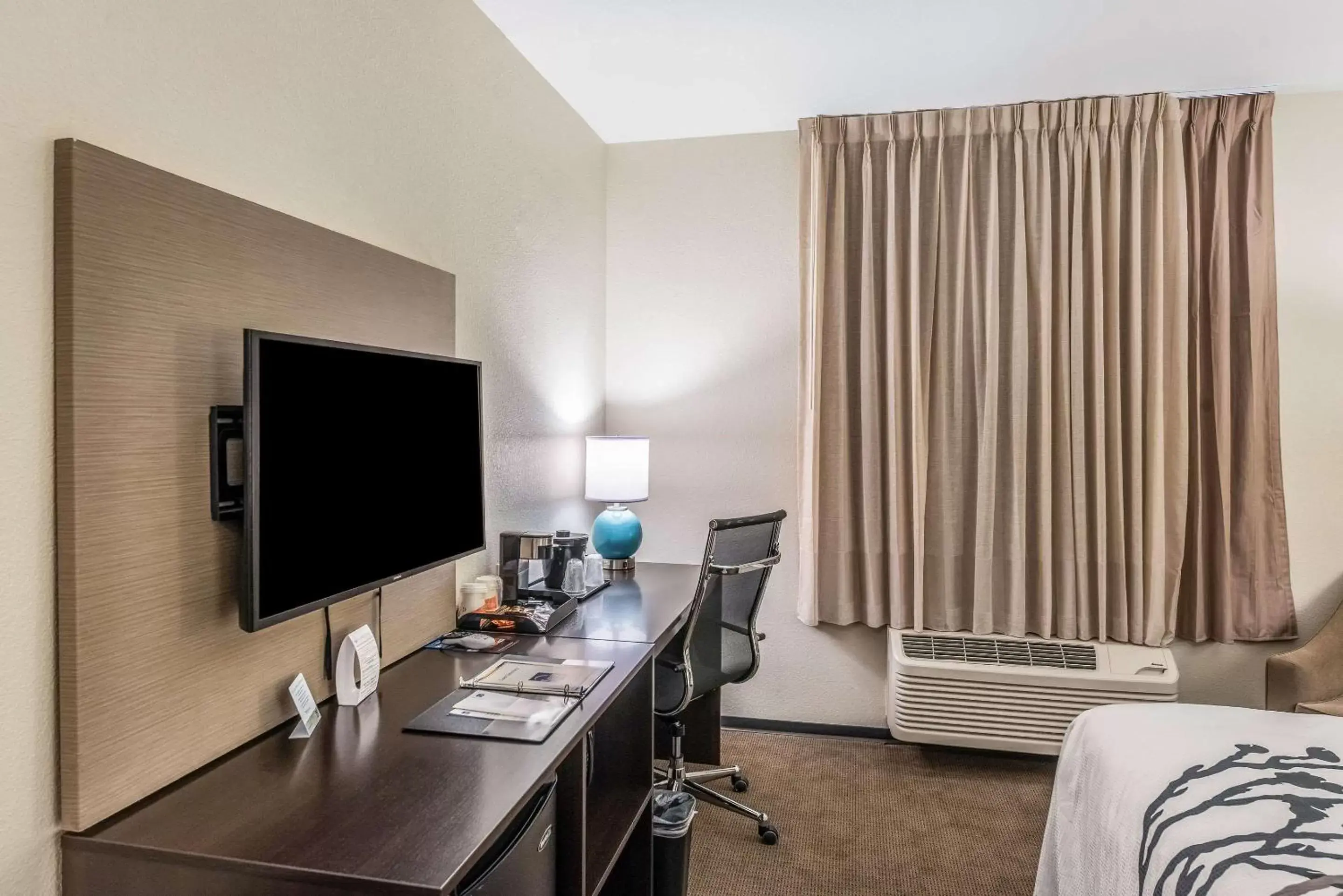 Photo of the whole room, TV/Entertainment Center in Sleep Inn & Suites Fort Worth - Fossil Creek