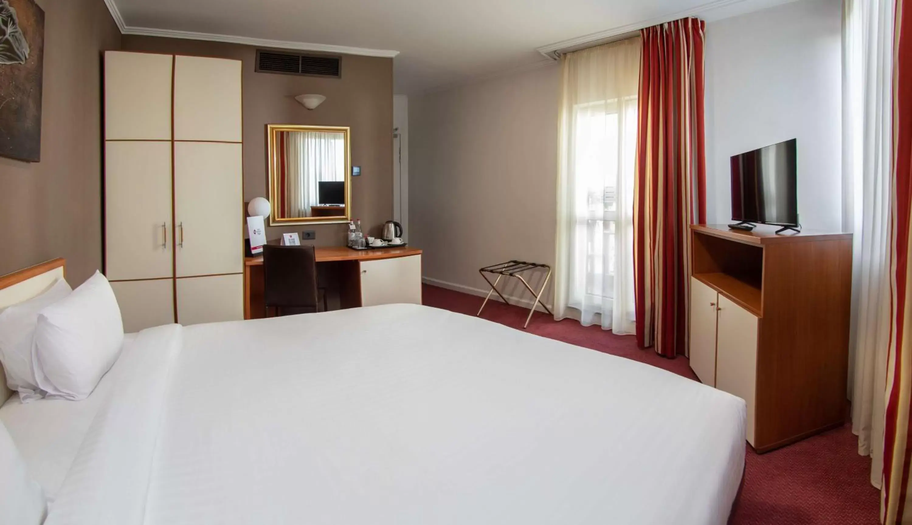 Bedroom, Bed in Best Western Plus Congress Hotel Yerevan