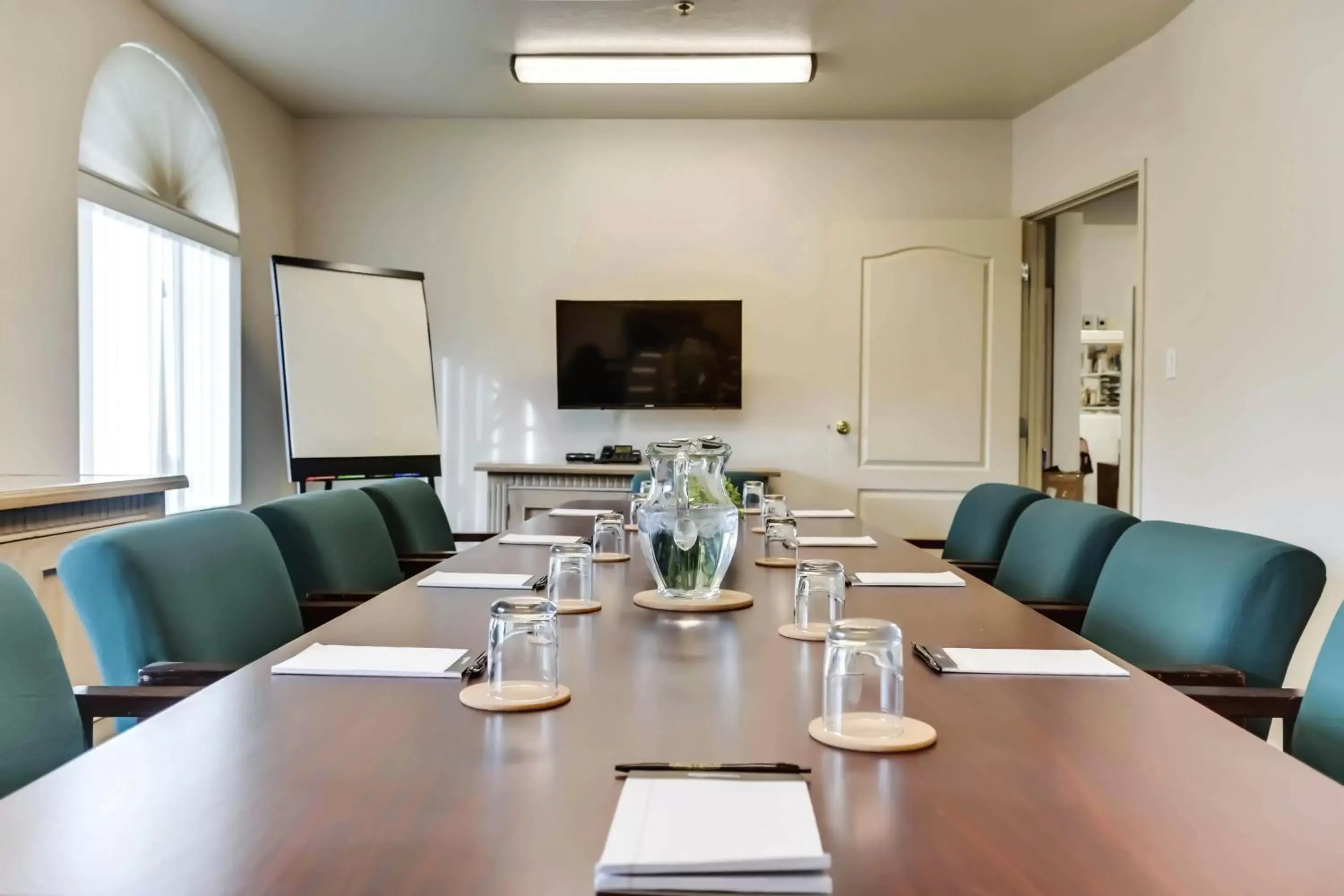 Business facilities in Forest Villas Hotel