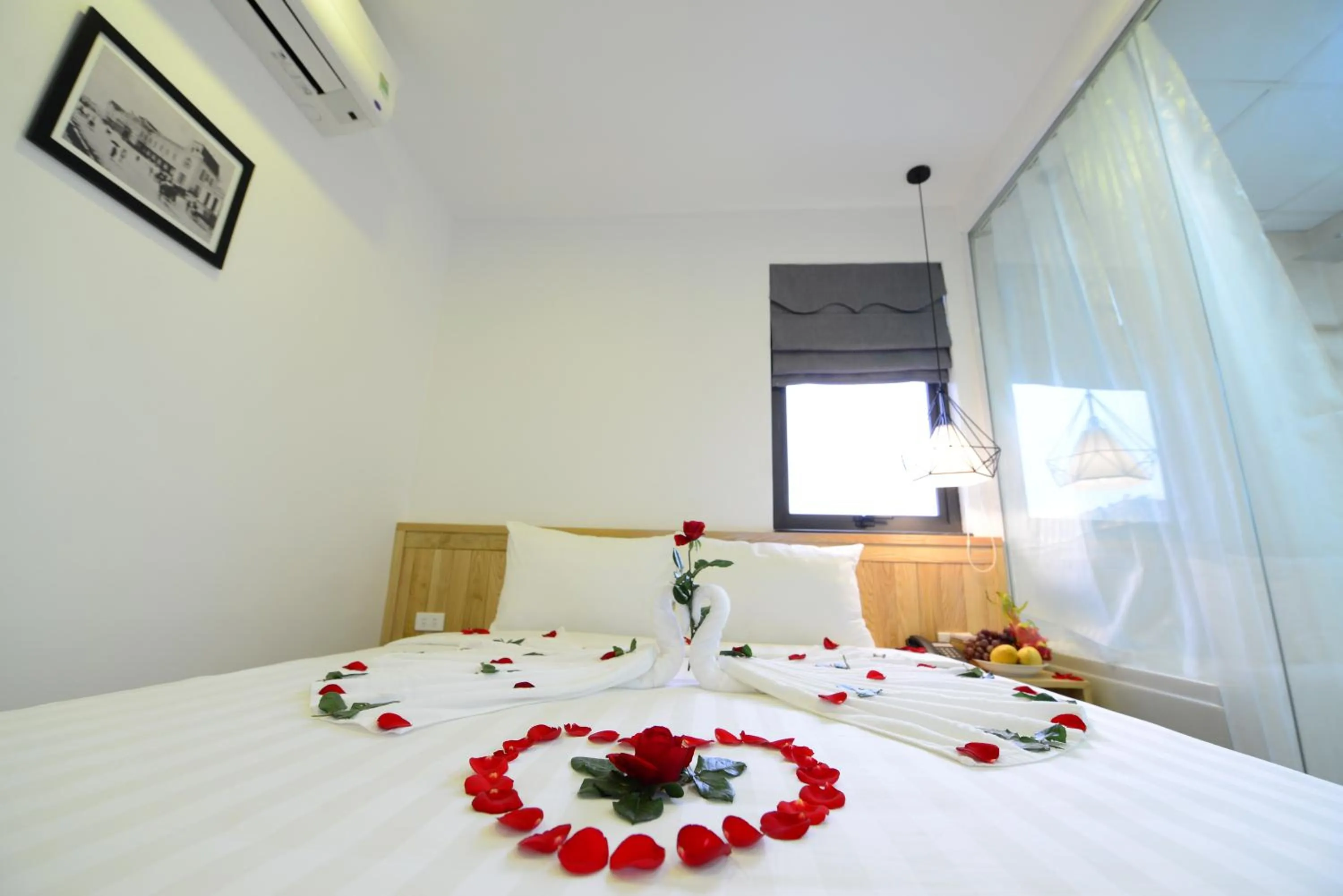 Bedroom, Bed in Blue Hanoi Inn Luxury Hotel