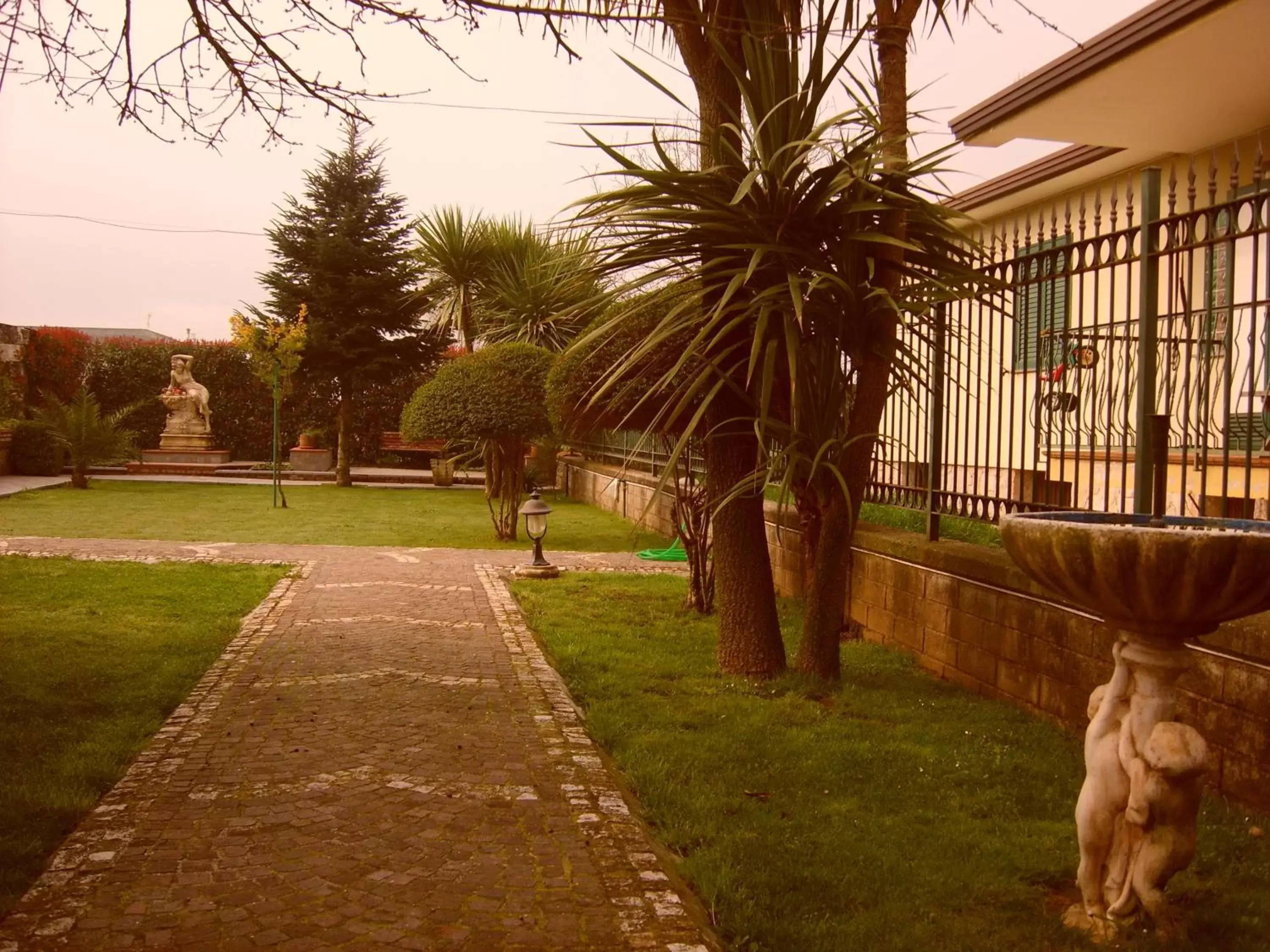 Garden in Hotel Rosso Di Sera