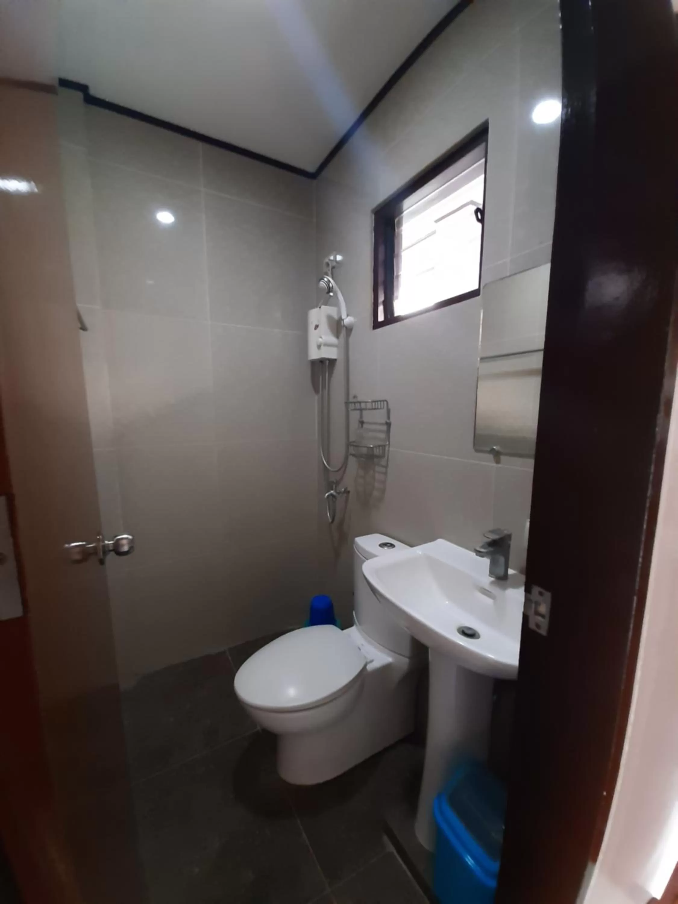 Bathroom in Devayn's Inn