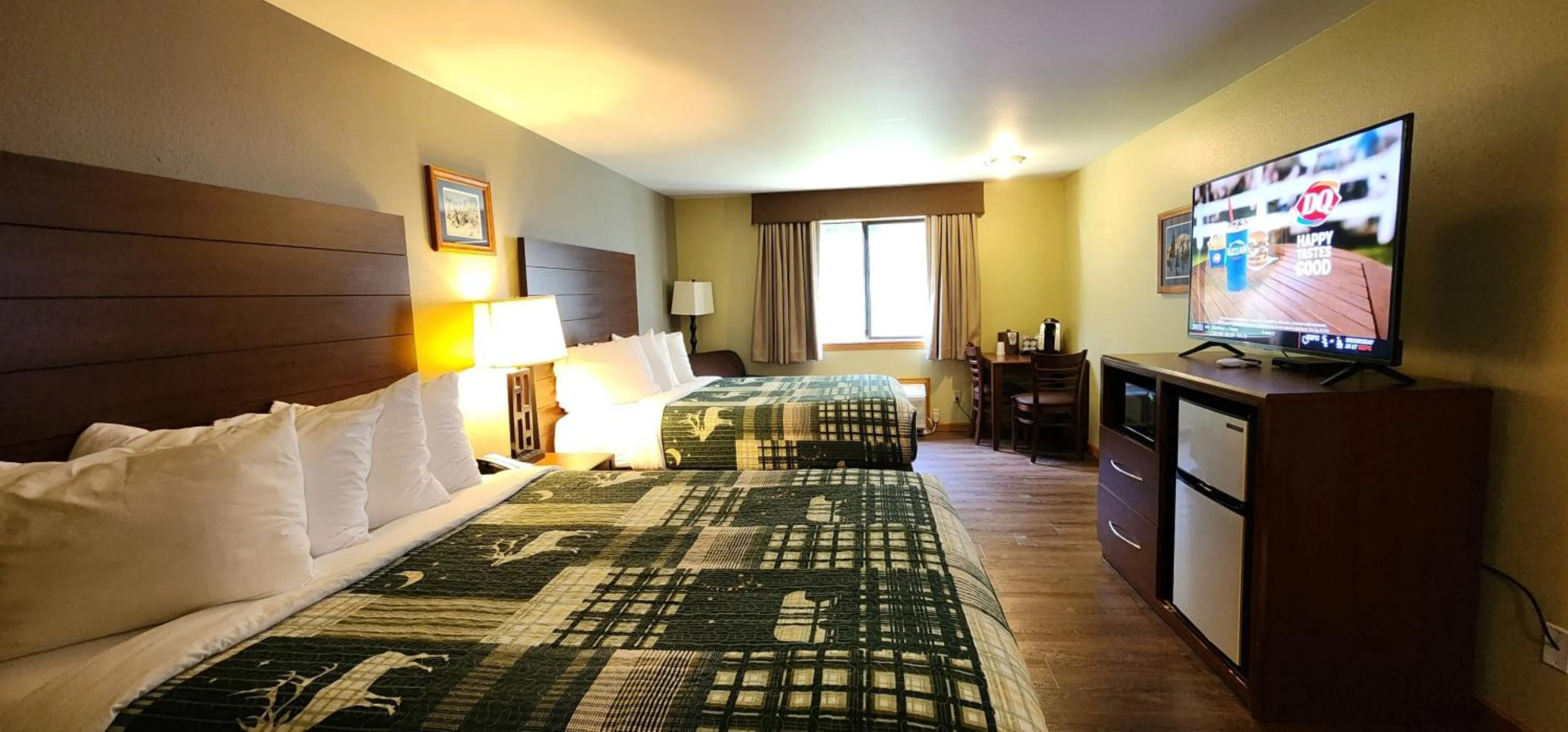 Bed in Nisqually Lodge