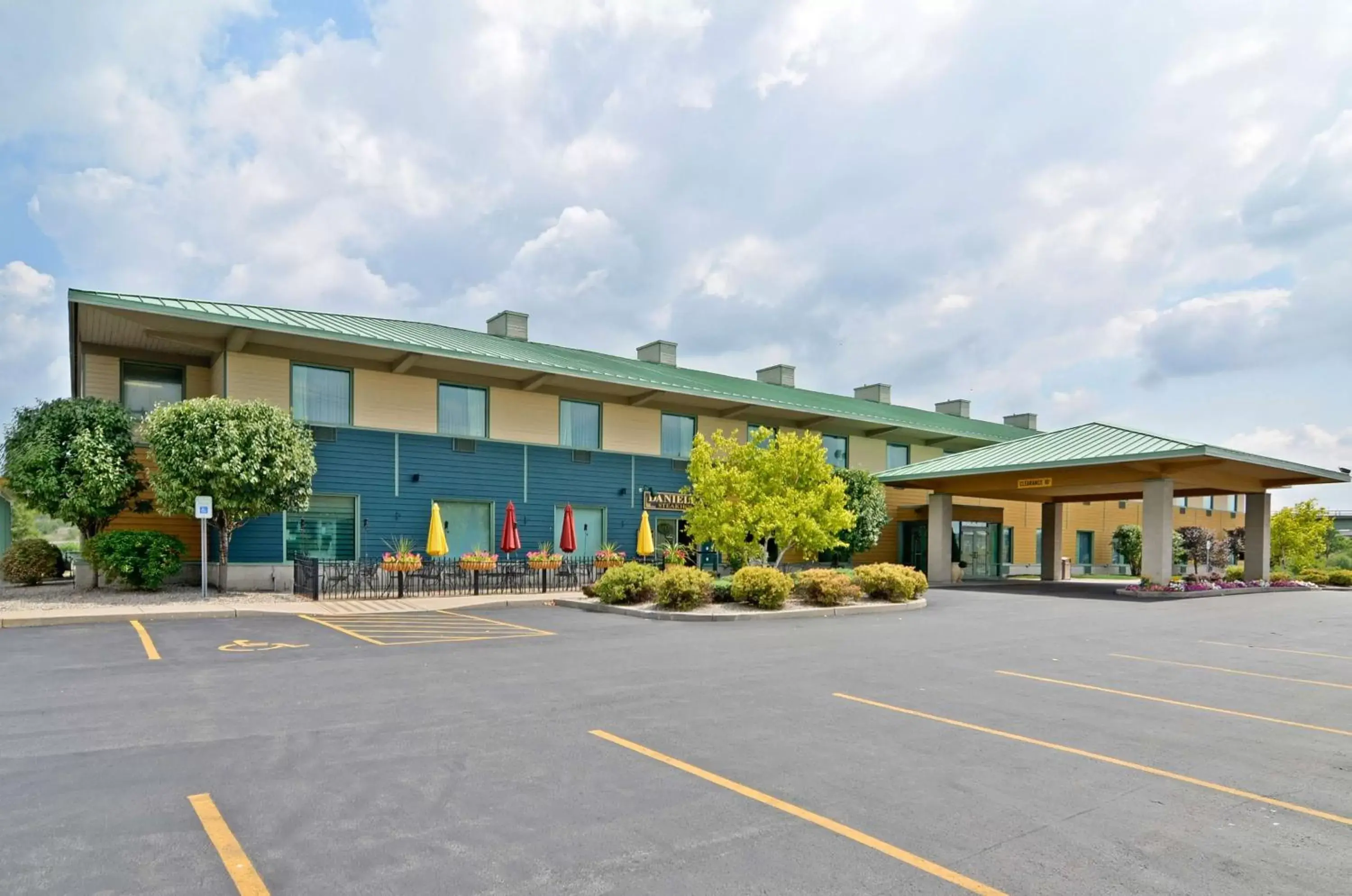 Property Building in Best Western the Inn at the Fairgrounds