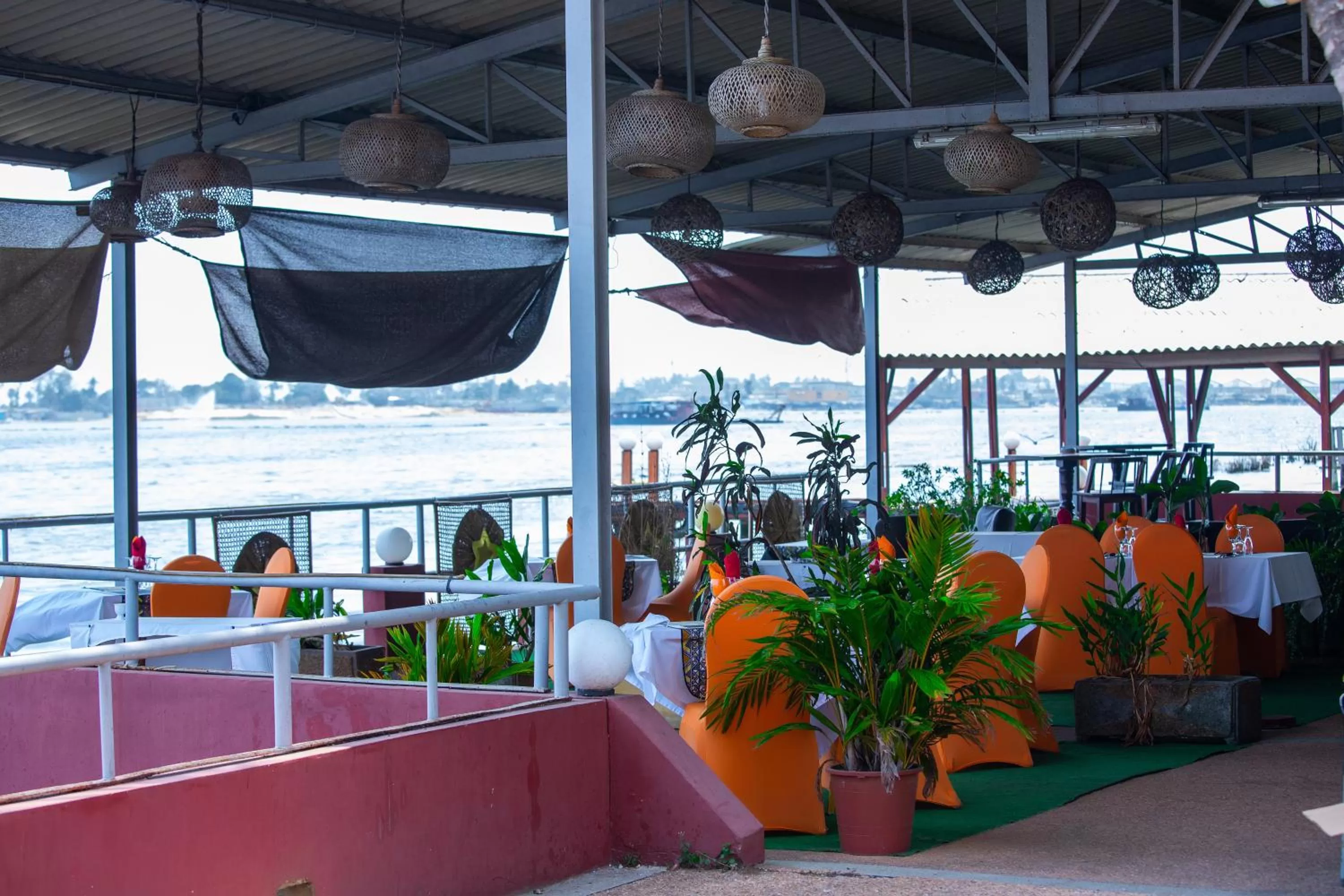 Restaurant/places to eat in Hotel Le Marly