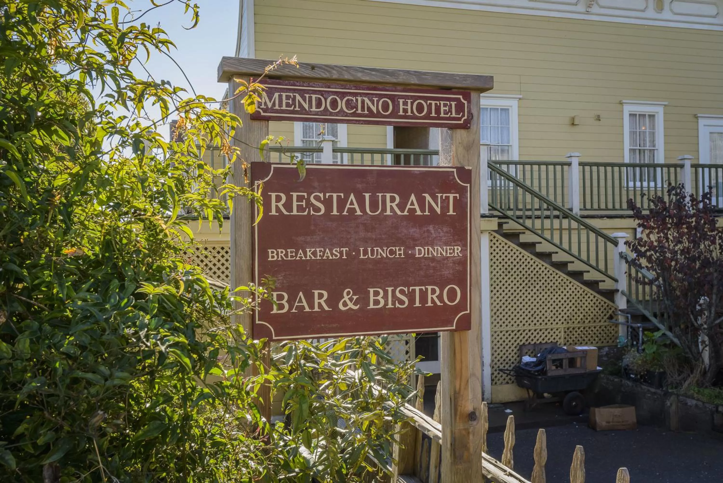 Day in Mendocino Hotel & Garden