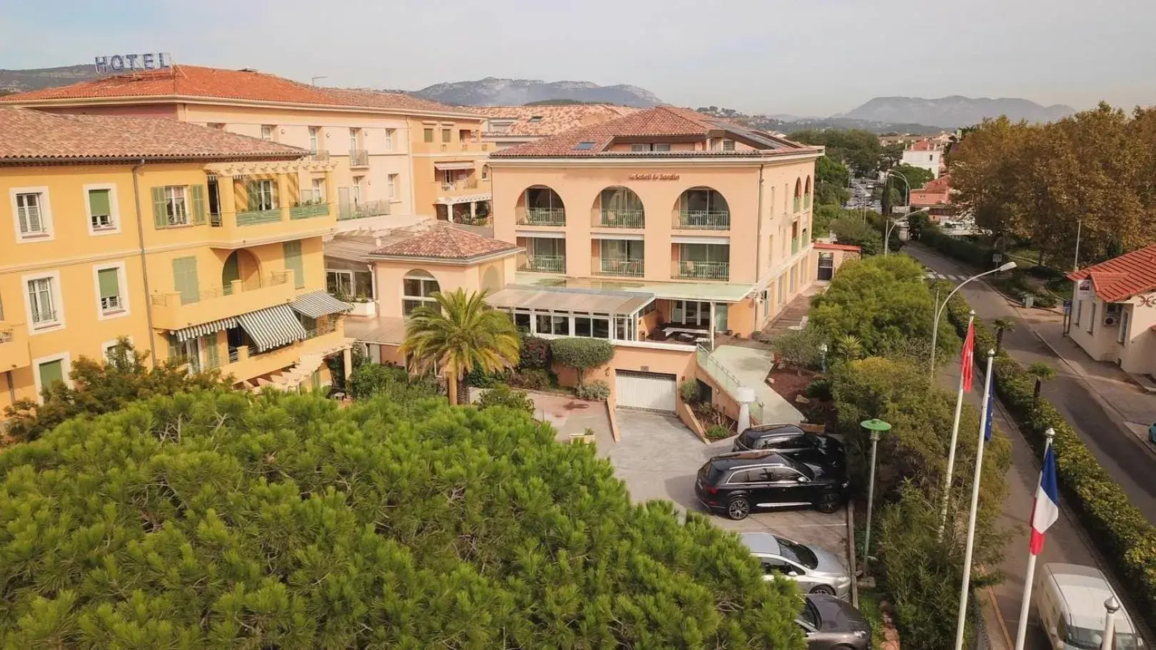 Facade/entrance in Best Western Plus Soleil et Jardin