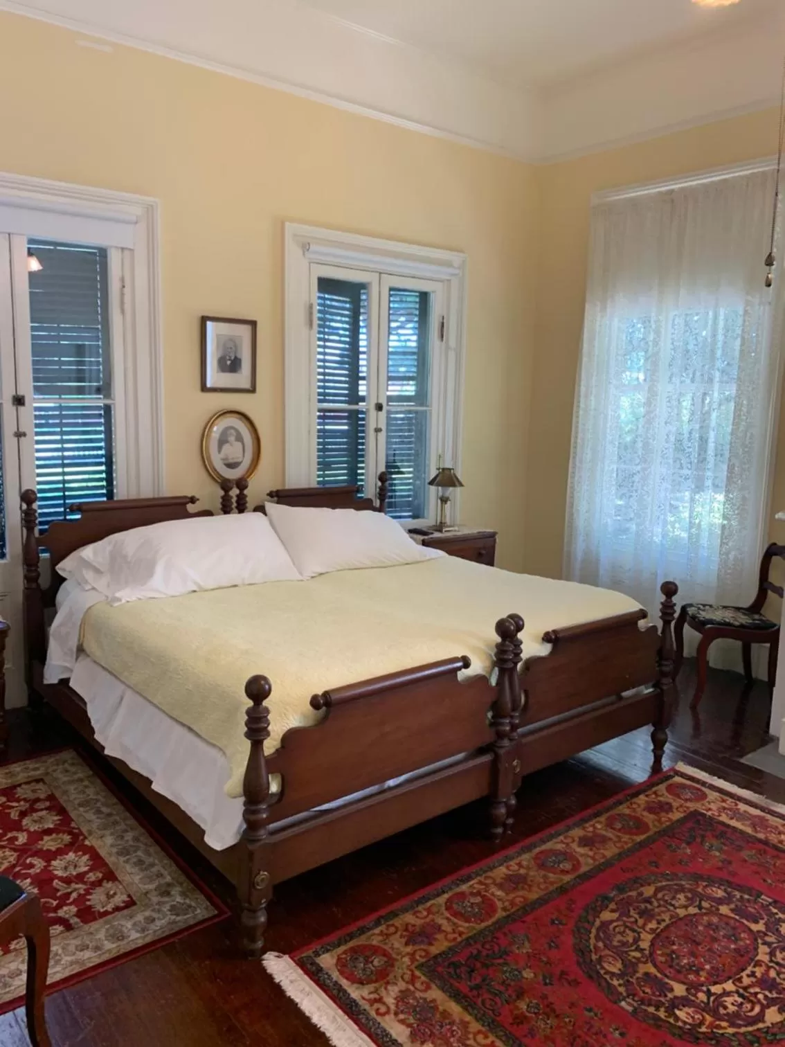 Photo of the whole room, Bed in 1872 Denham Inn