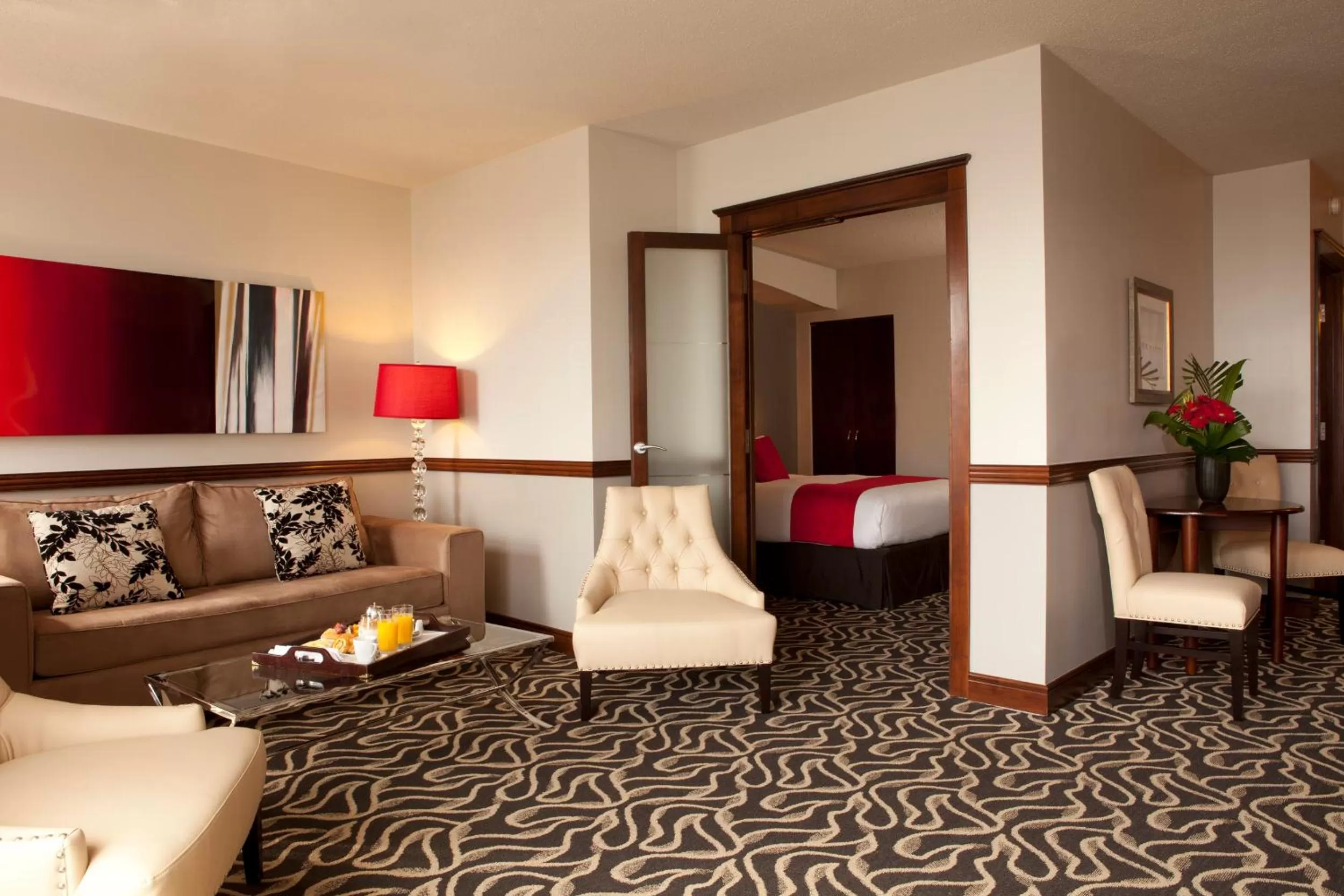 Executive Queen Suite in Saint-Sulpice Hotel
