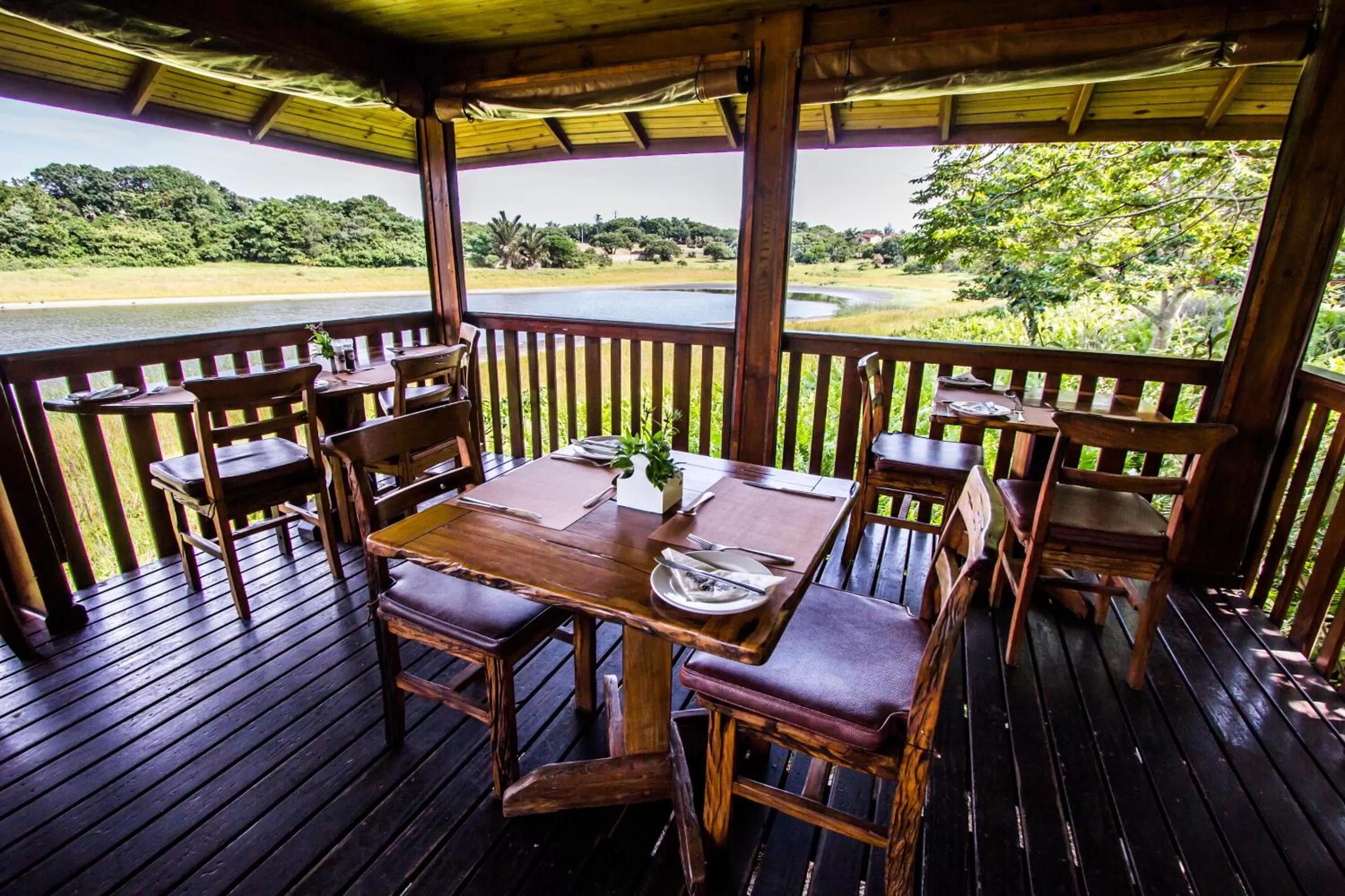 Restaurant/Places to Eat in Imvubu Lodge