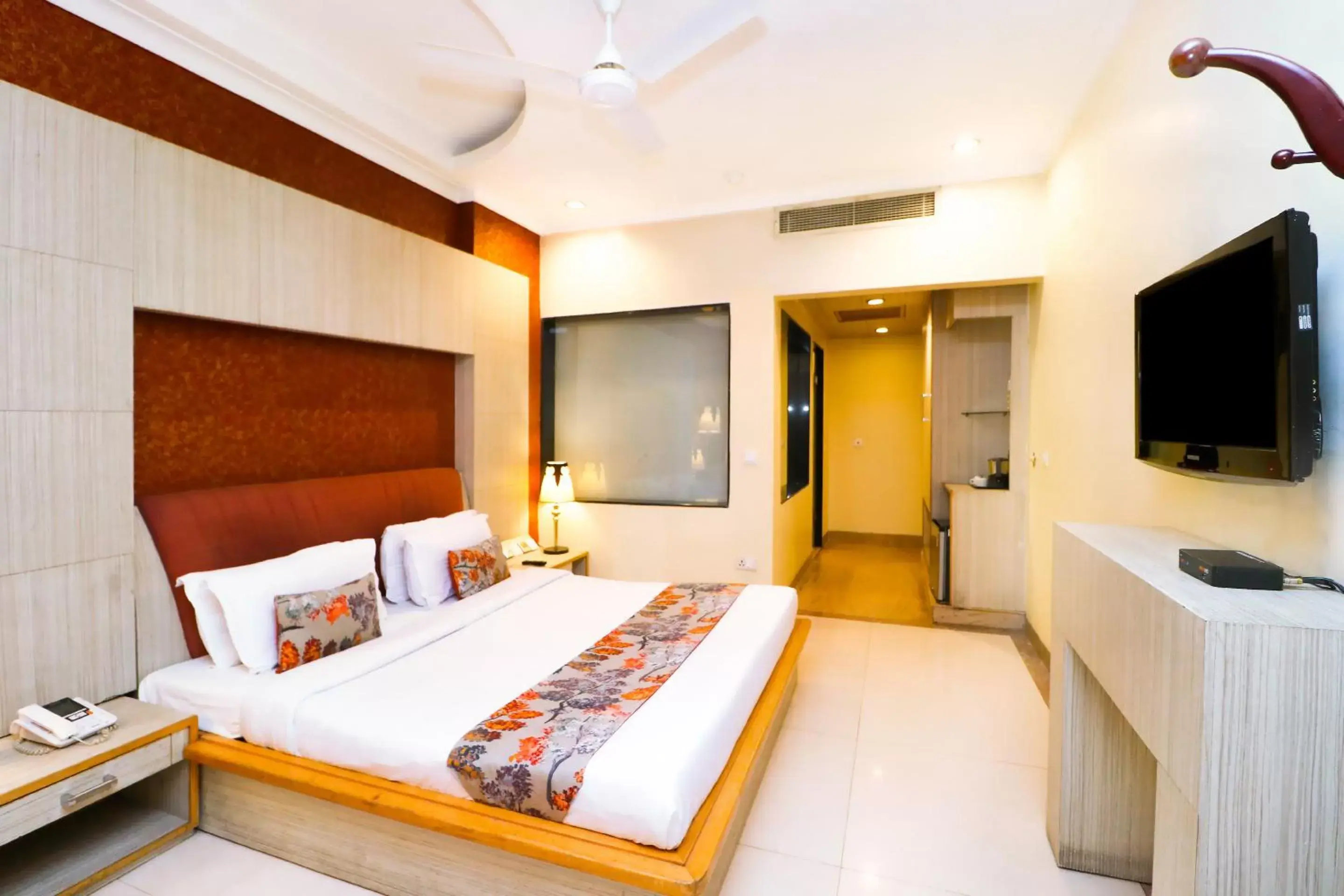 View (from property/room), Bed in Hotel Rajshree & Spa