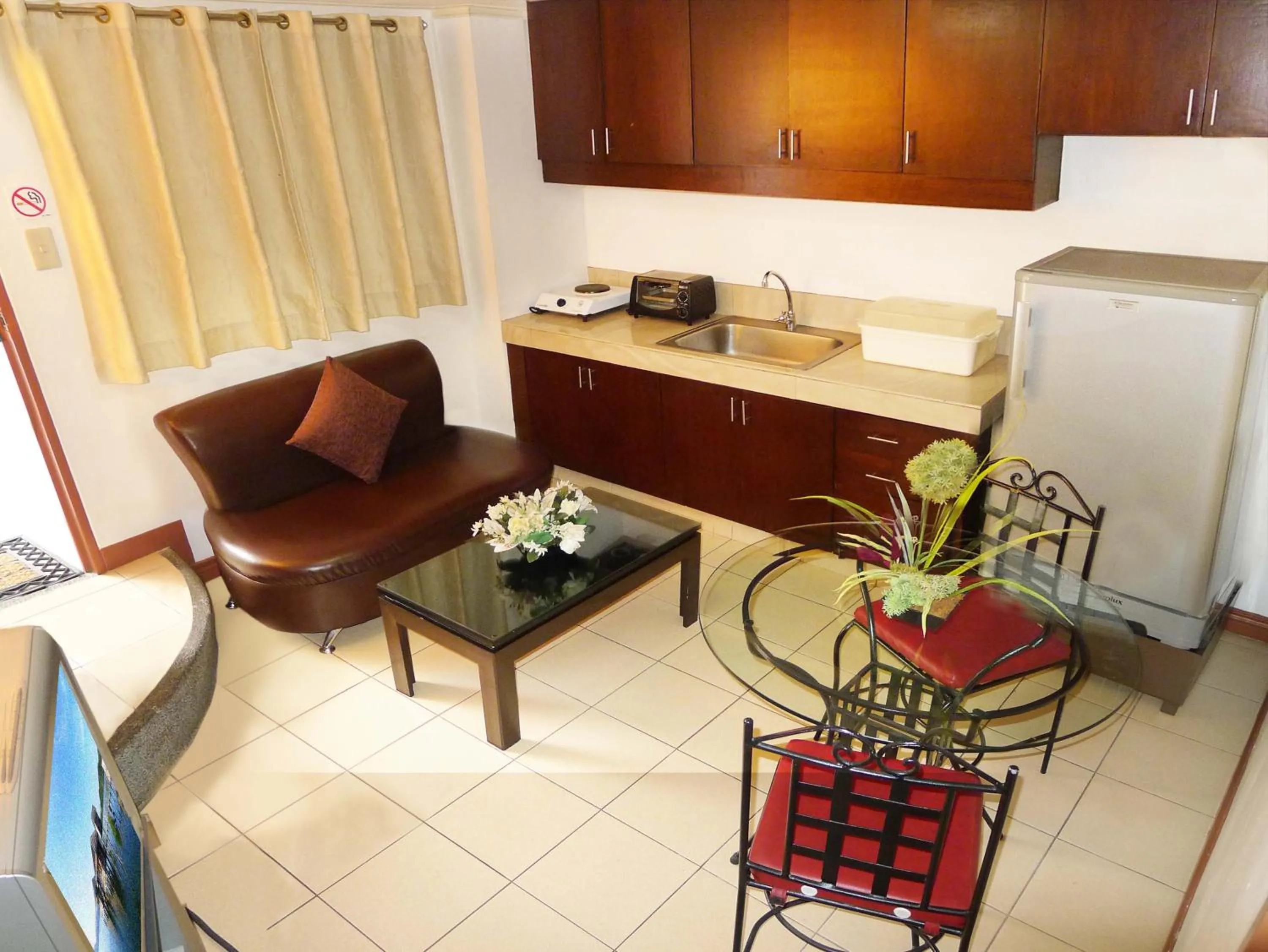 Kitchen or kitchenette in 1775 Adriatico Suites