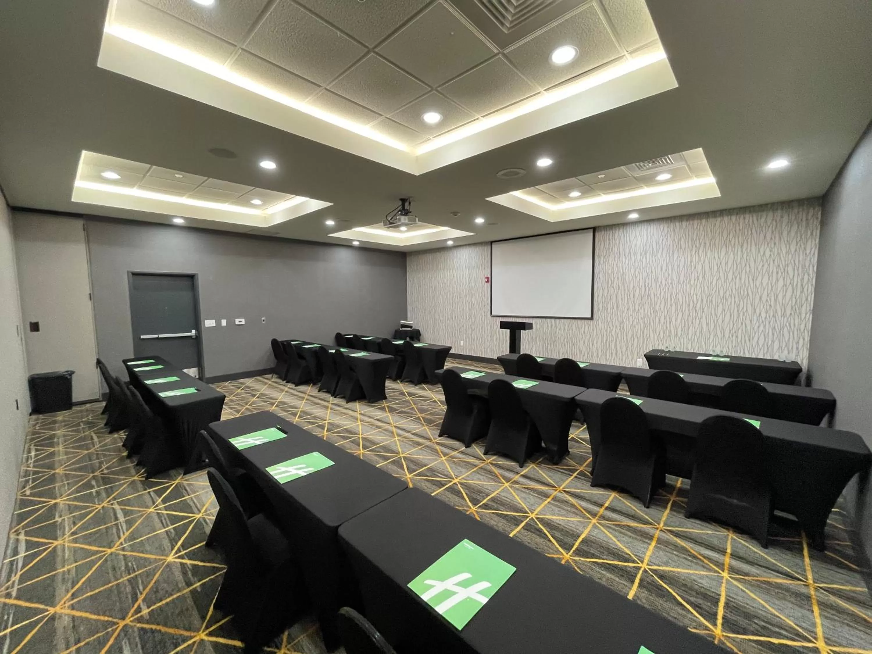 Meeting/conference room in Holiday Inn Southaven Central - Memphis by IHG