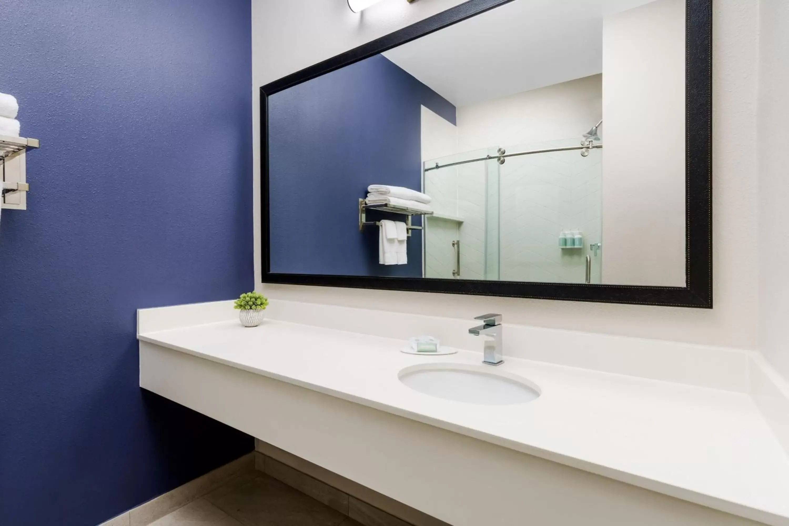 Bathroom in Fairfield Inn and Suites by Marriott Houston The Woodlands