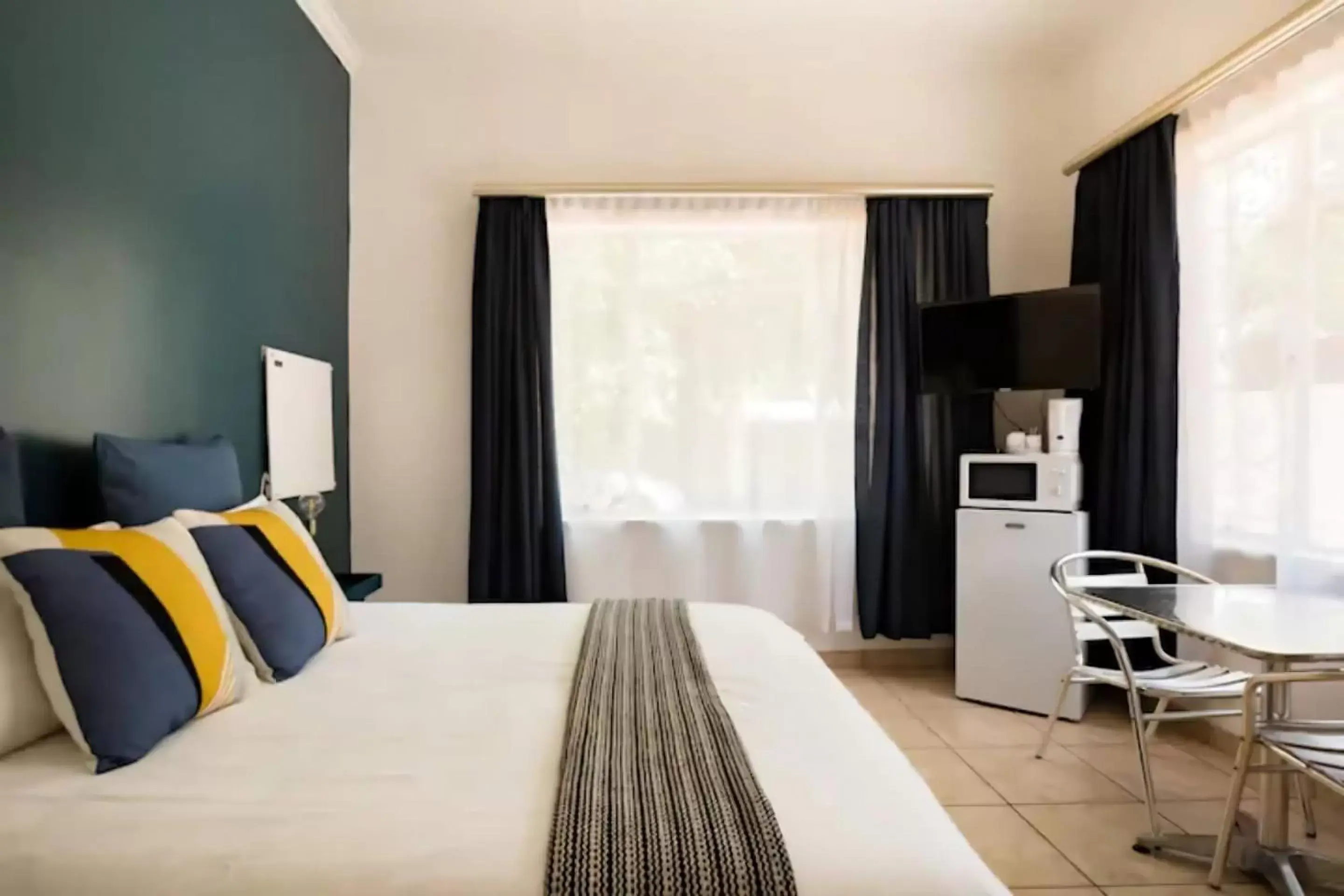 Bedroom, Bed in 54 Brecher Bedroom, Bed in 54 Brecher