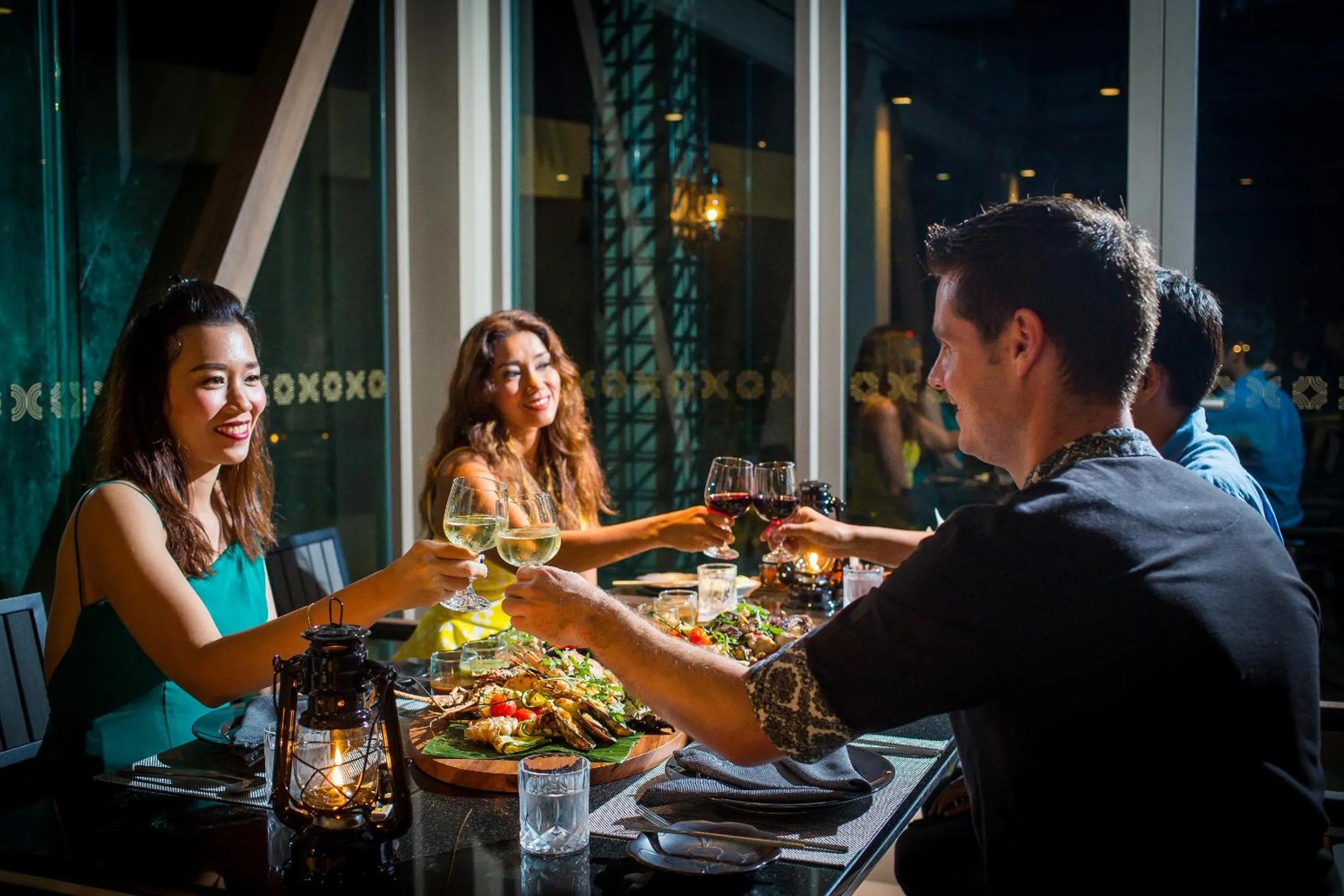 Restaurant/places to eat in MAI HOUSE Patong Hill