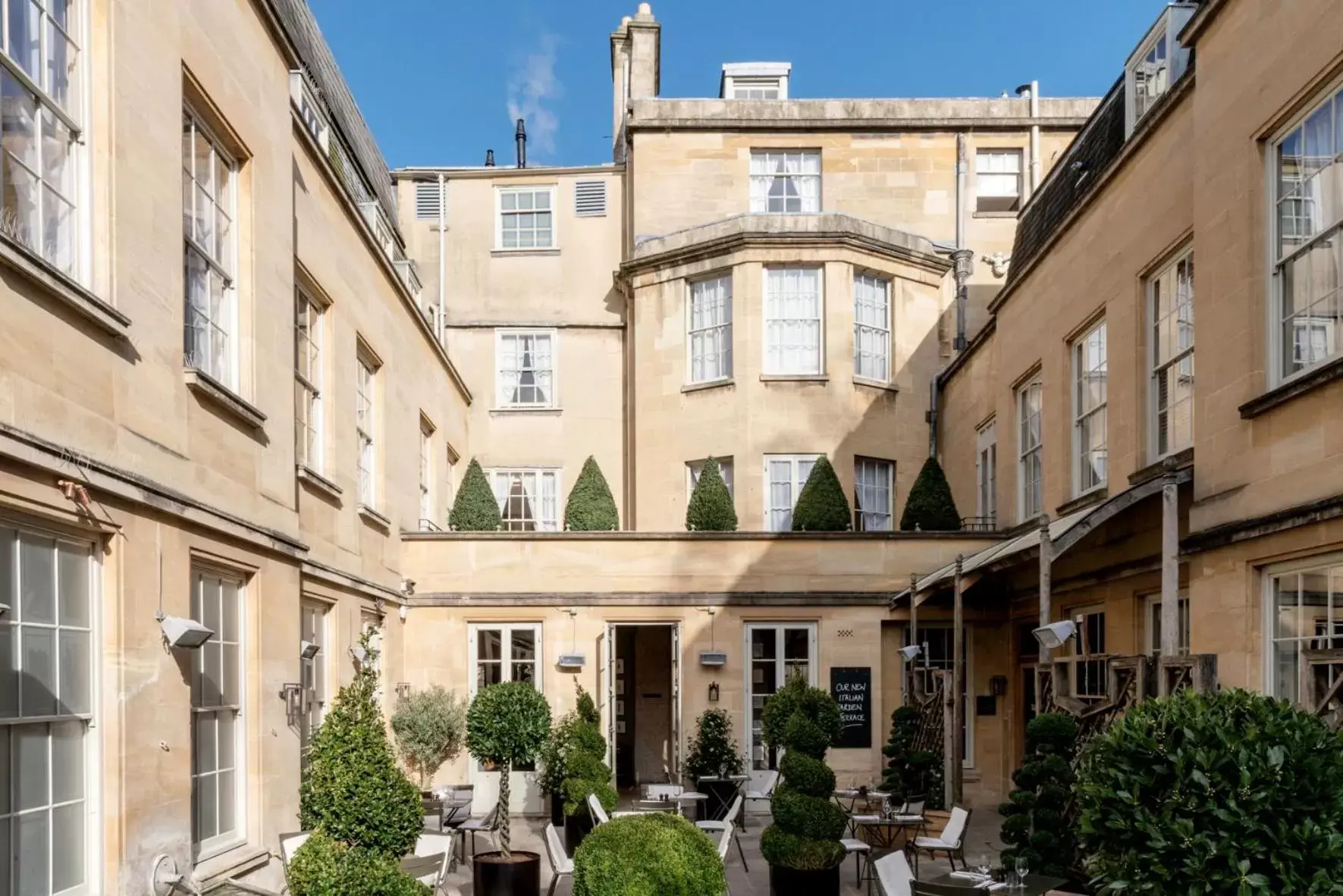 Facade/entrance, Property Building in Old Bank Hotel