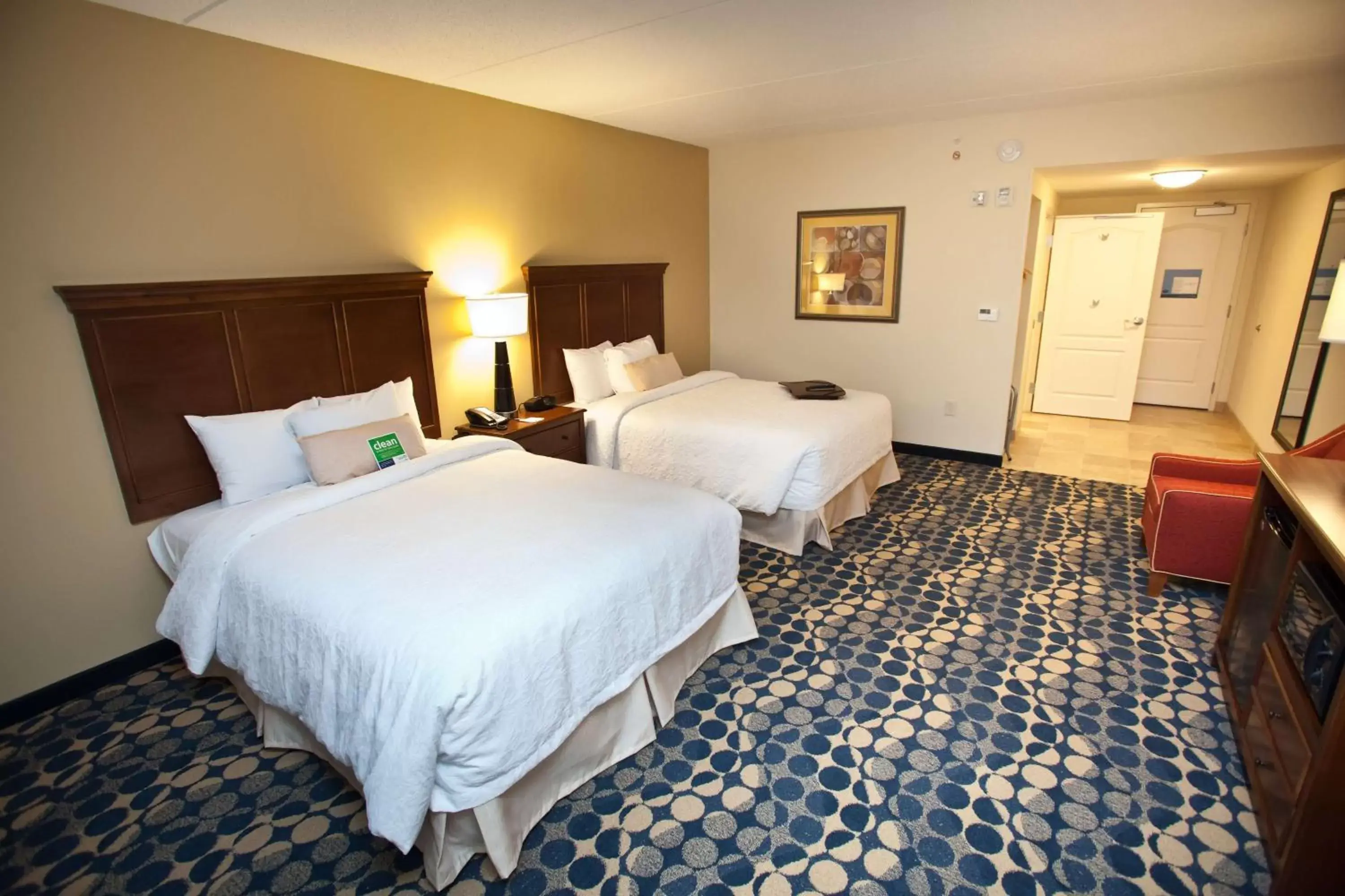 Bed in Hampton Inn & Suites Durham North I-85