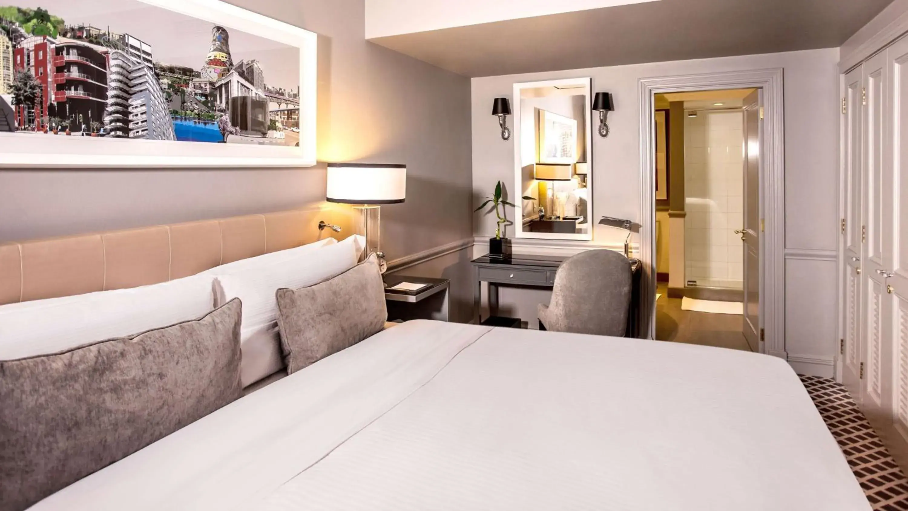 Photo of the whole room, Bed in 54 on Bath, Johannesburg Rosebank Photo of the whole room, Bed in 54 on Bath, Johannesburg Rosebank