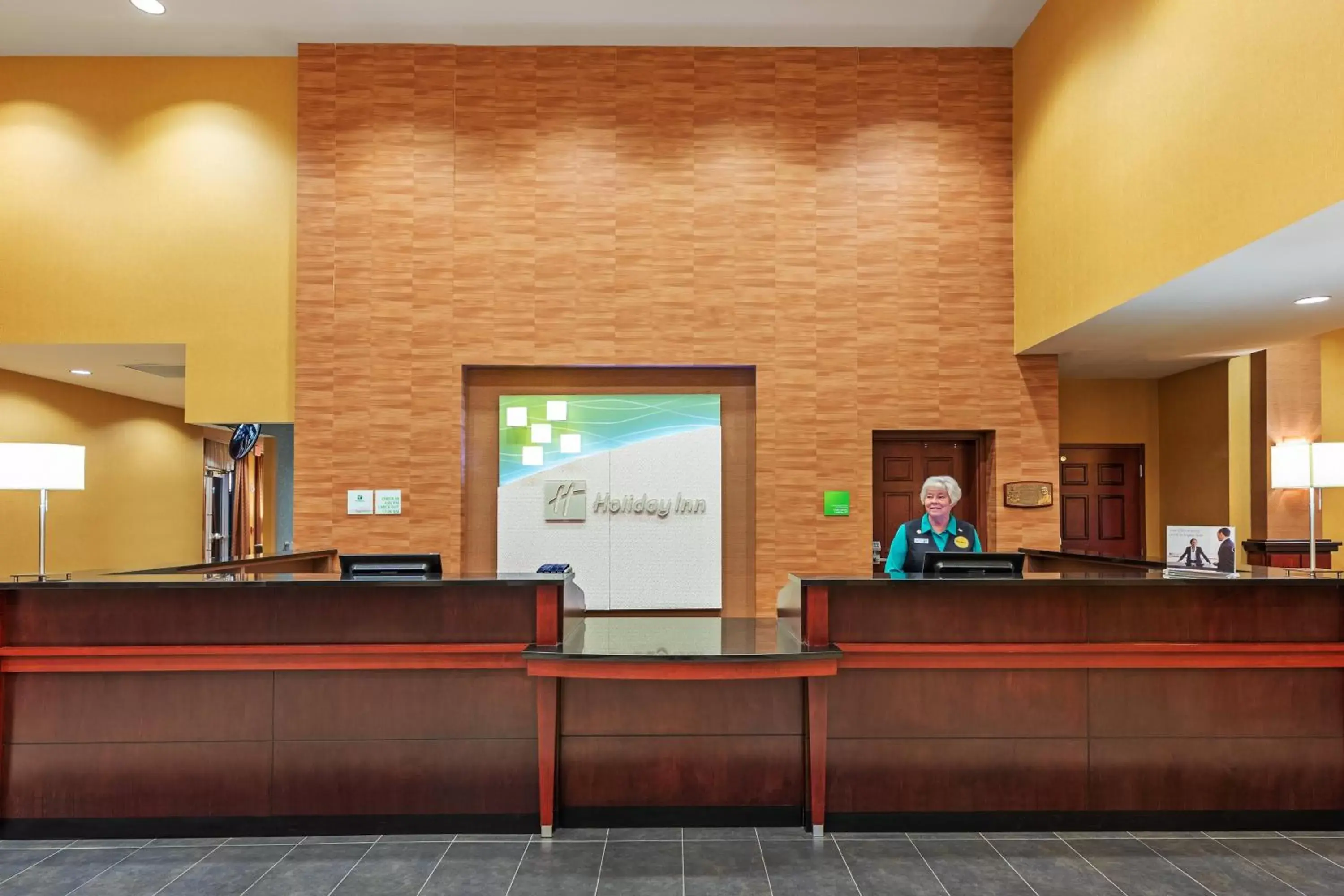 Property building, Lobby/Reception in Holiday Inn Ardmore, an IHG Hotel