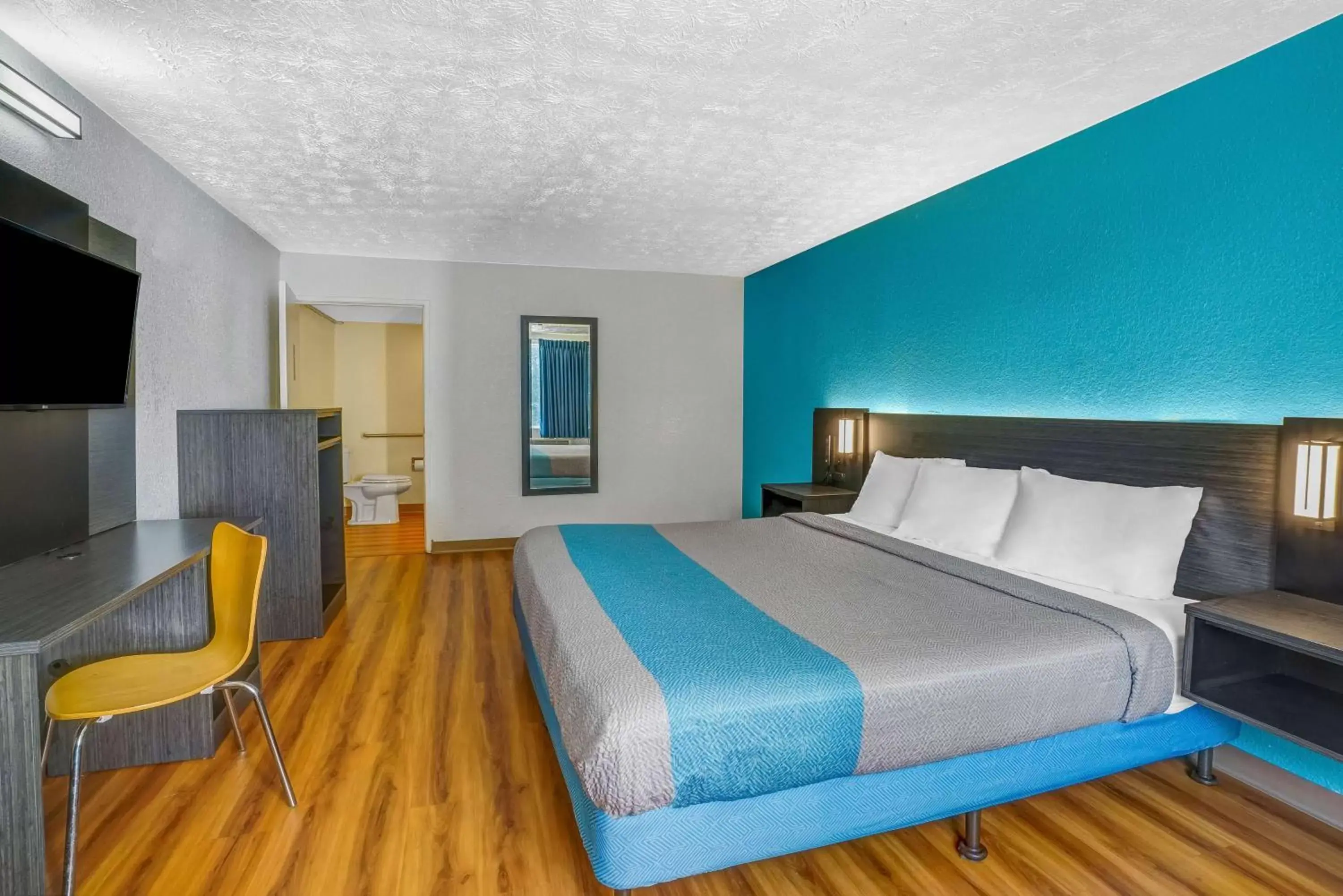 Photo of the whole room, Bed in Motel 6 Lexington I-75 Hamburg Photo of the whole room, Bed in Motel 6 Lexington I-75 Hamburg