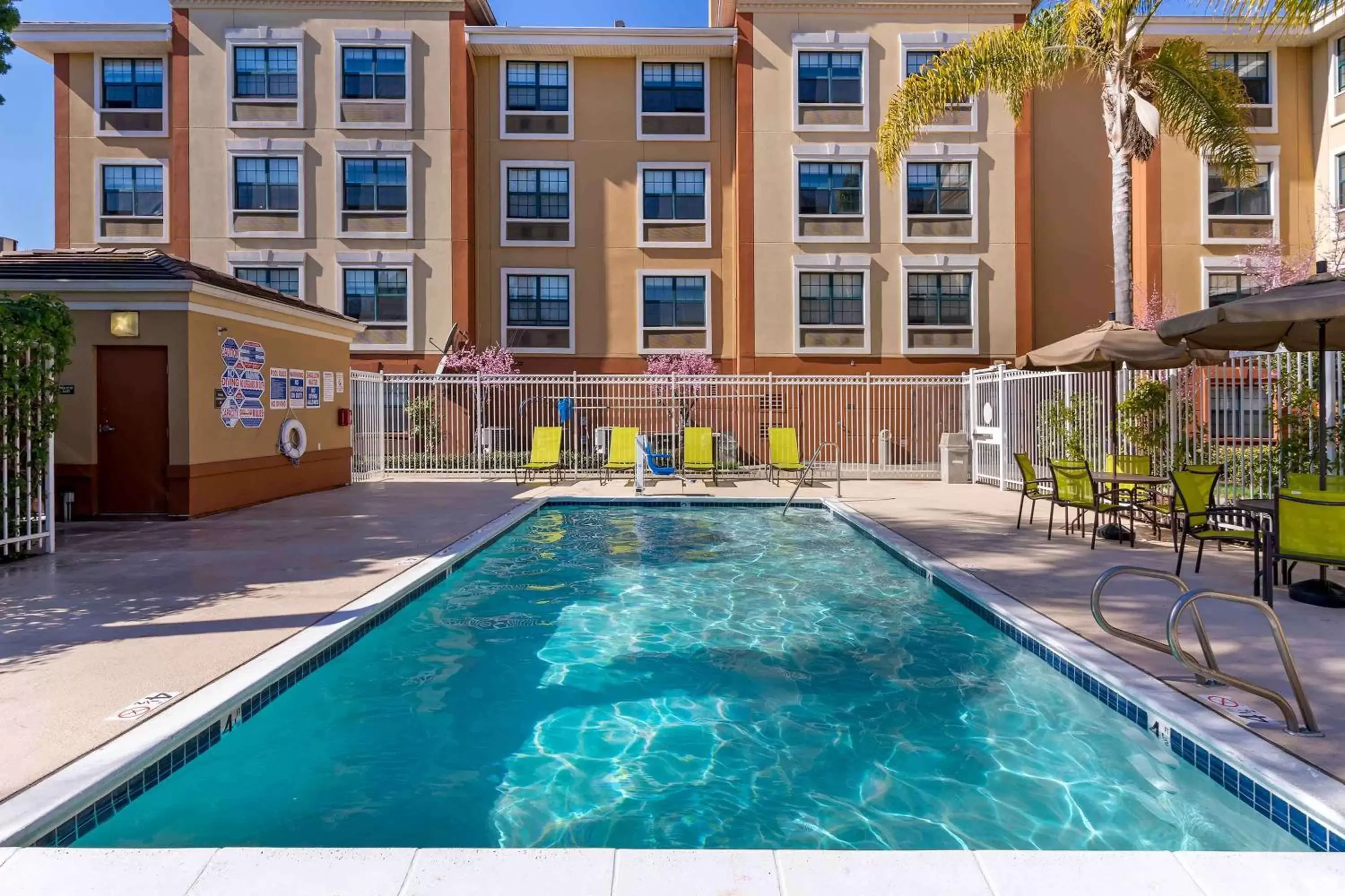 Pool view, Swimming Pool in Extended Stay America Premier Suites - Union City - Dyer St