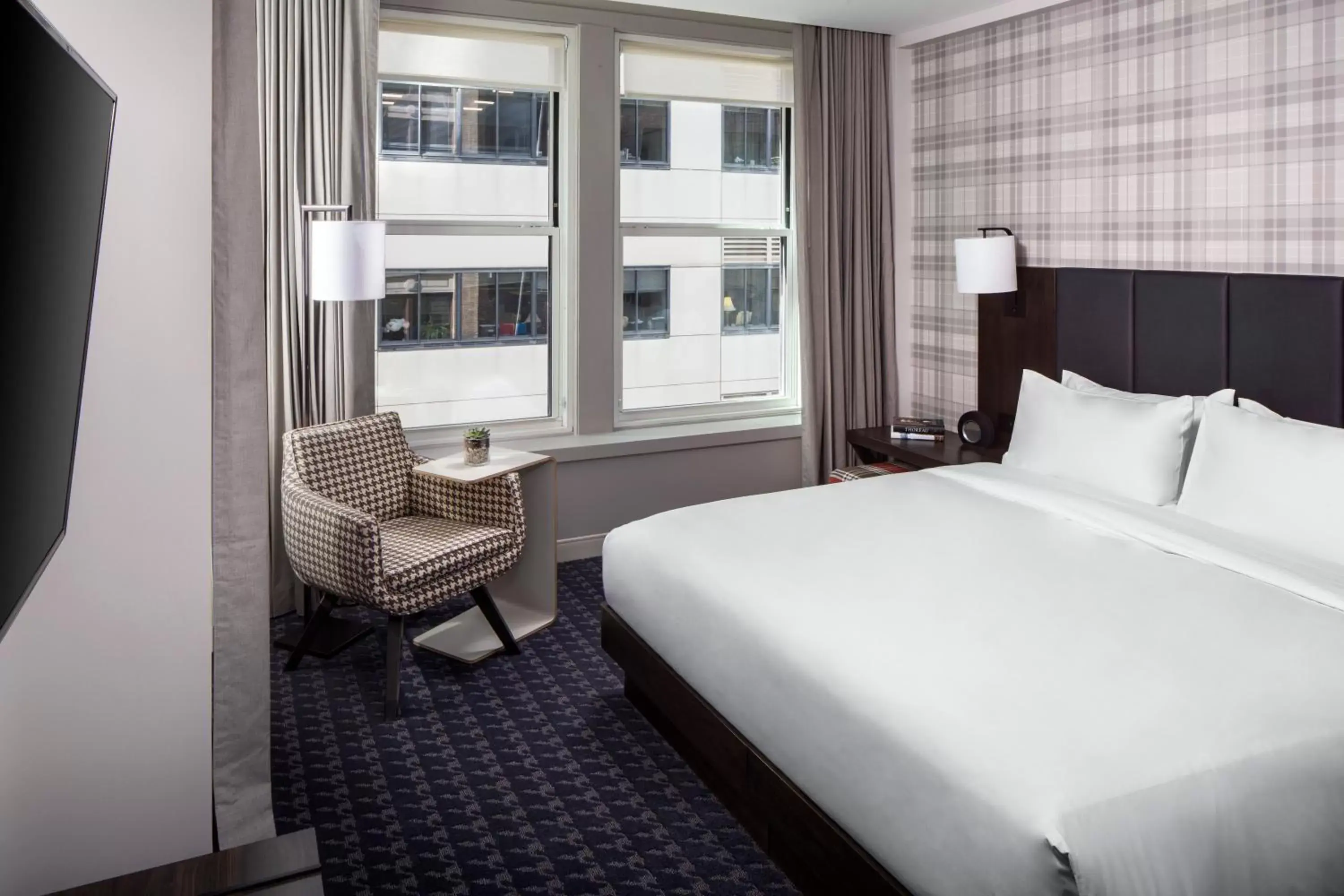 King Room with Roll-In Shower - Disability Access in Hyatt Centric Faneuil Hall Boston