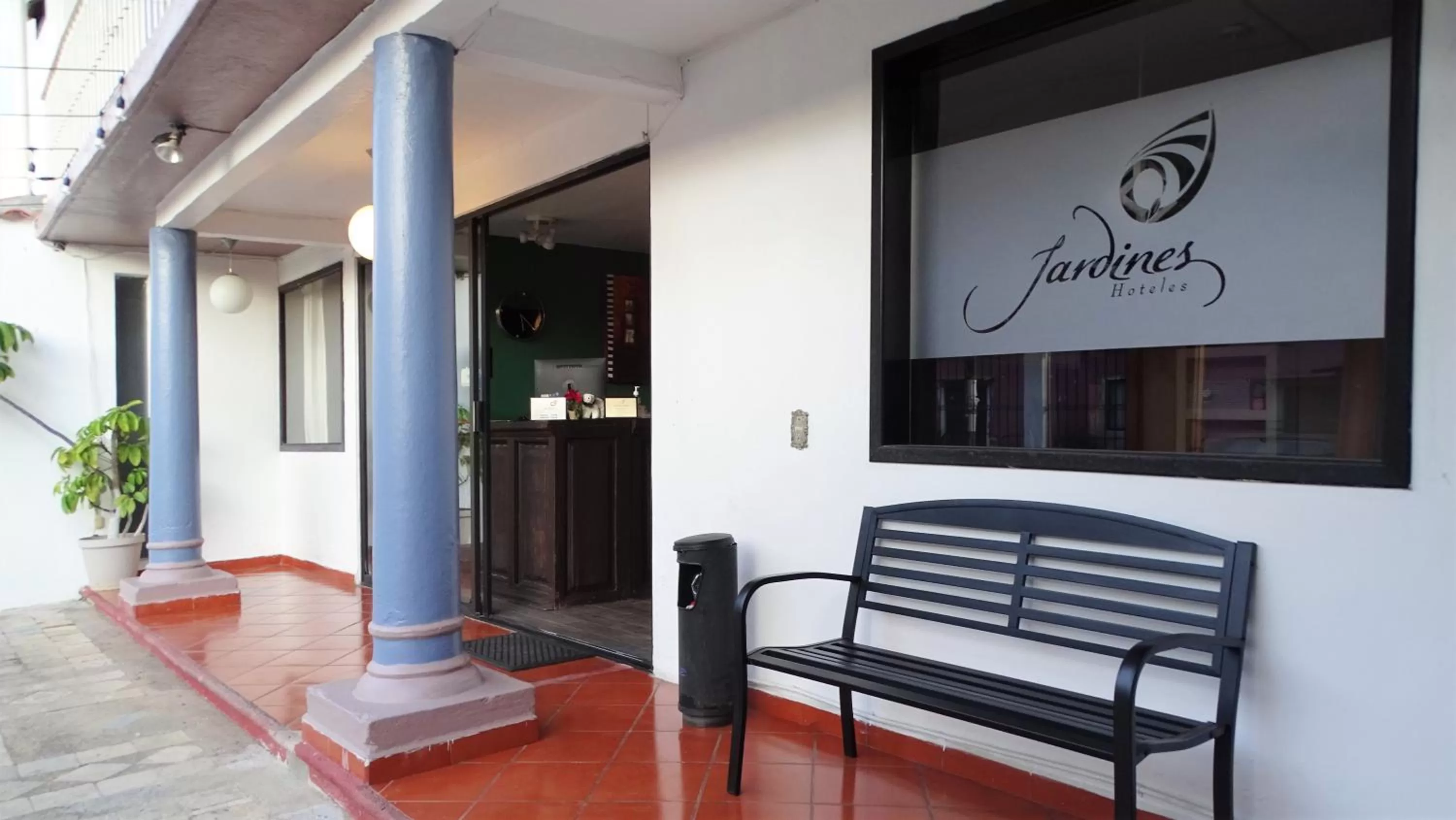 Facade/entrance in Hotel Jardines Del Carmen