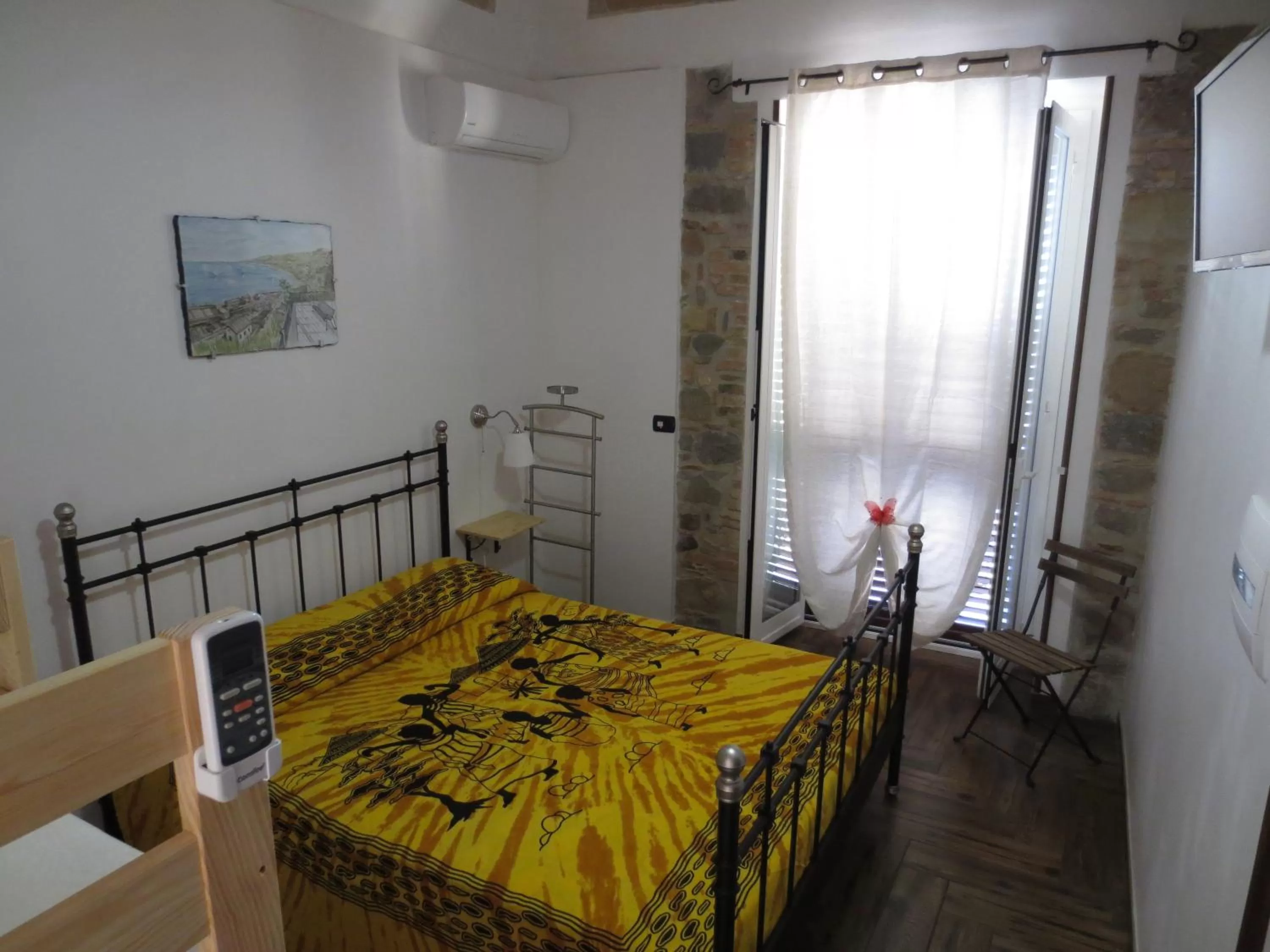 Photo of the whole room, Bed in Aurora Bed and Breakfast