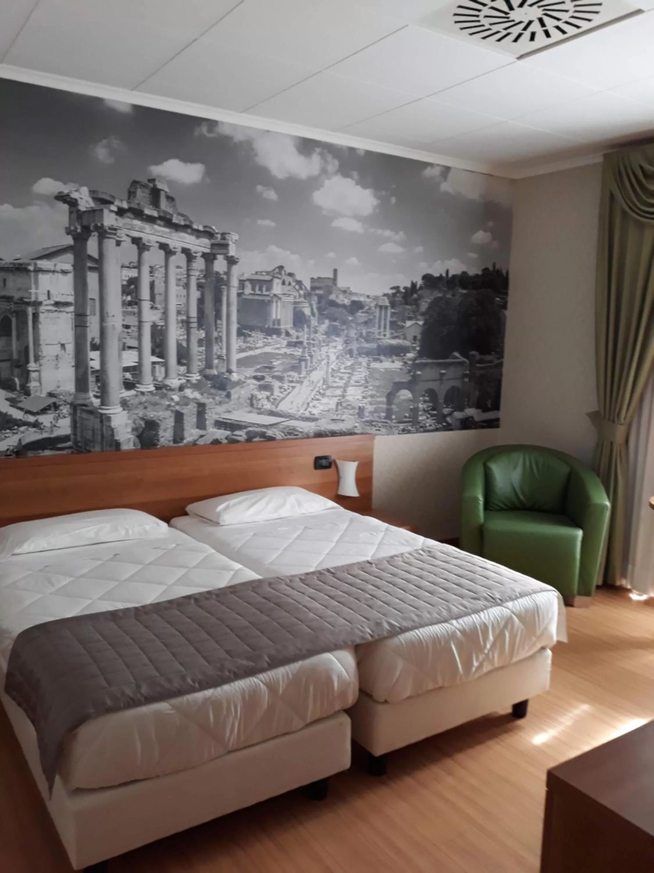 Bed in Ele Green Park Hotel Pamphili