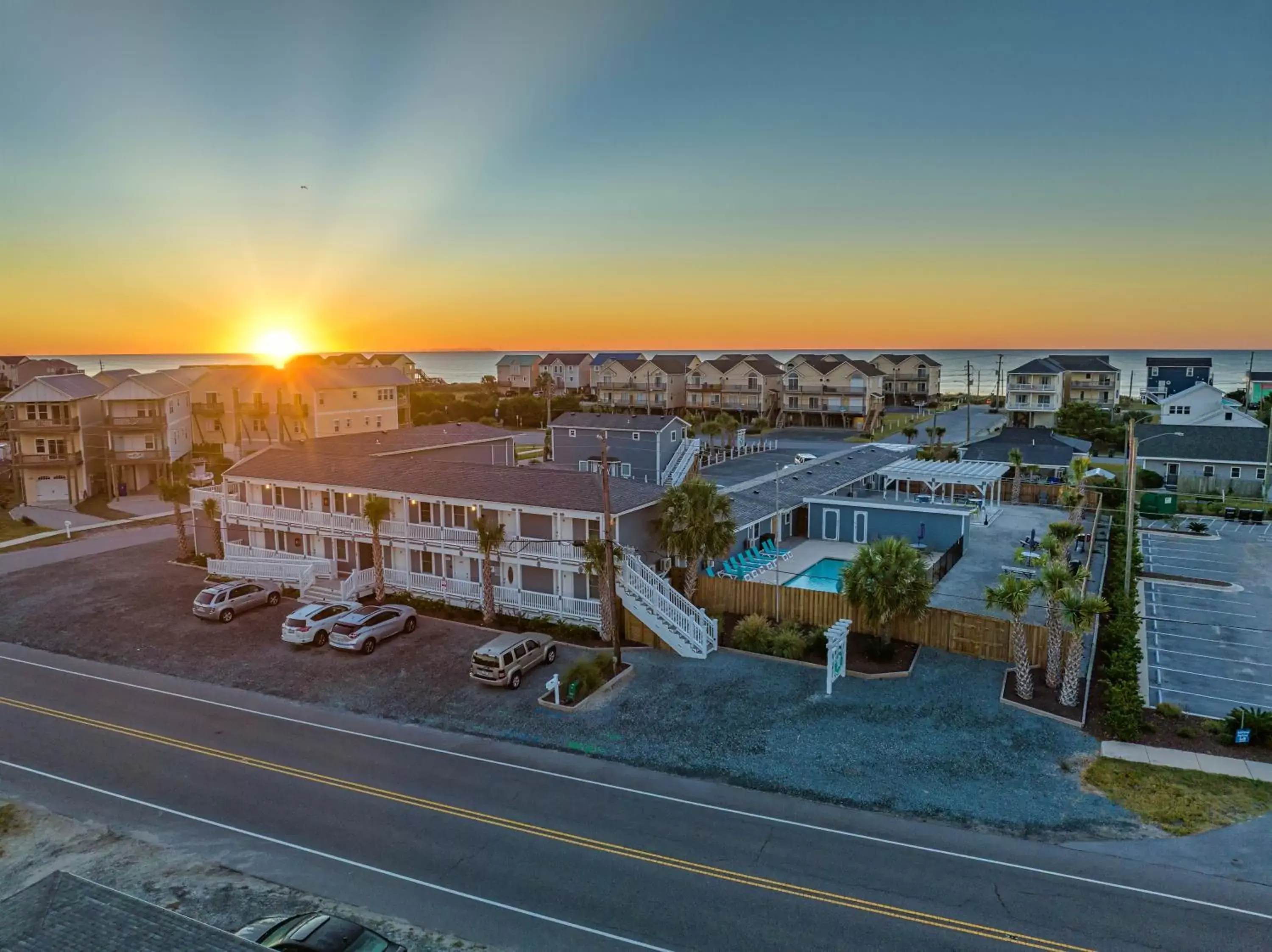 Property building in Loggerhead Inn and Suites by Carolina Retreats