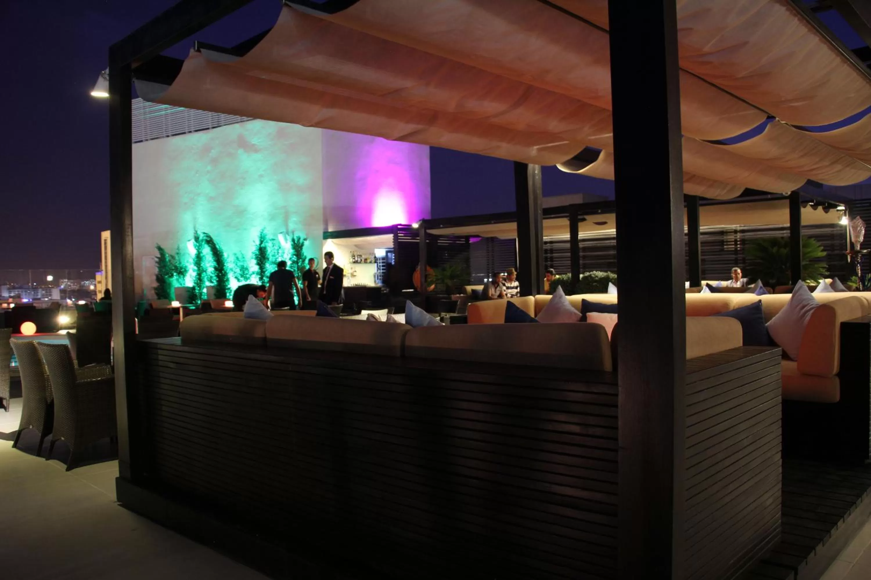 Restaurant/places to eat in Novotel Tunis